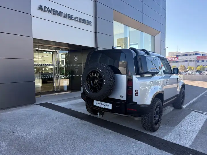 Land Rover Defender 2021, foto 2