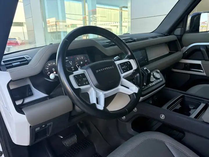Land Rover Defender 2021, foto 17