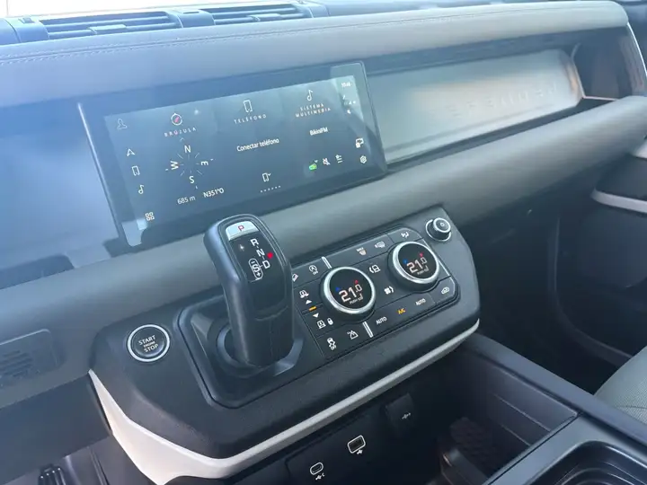 Land Rover Defender 2021, foto 18