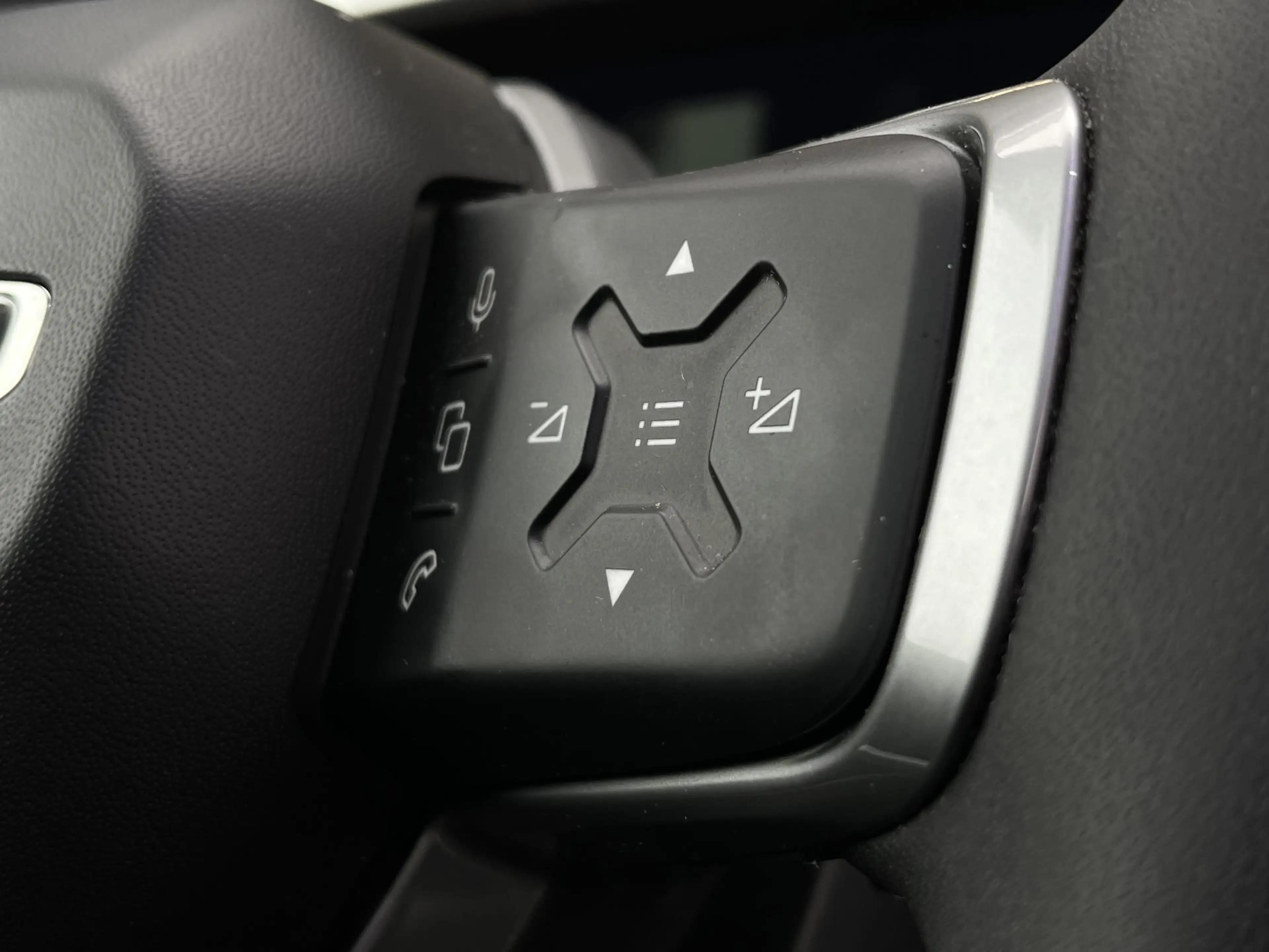 Jeep Compass First Edition 74 kWh | Apple/Android | Panaroma/sc — photo 17