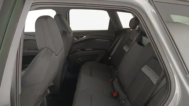 Audi Q4 e-tron view 11