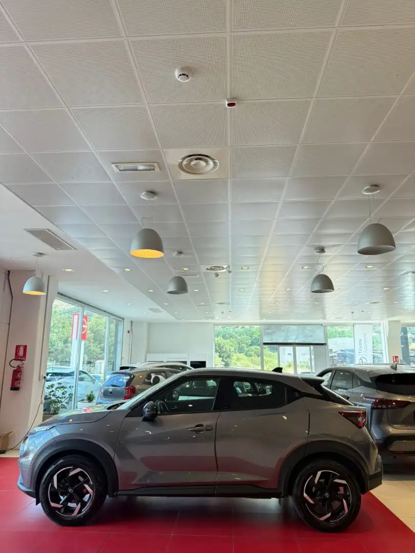 Nissan Juke 1.0 DIG-T 114 CV  N-Connecta Grau - 2
