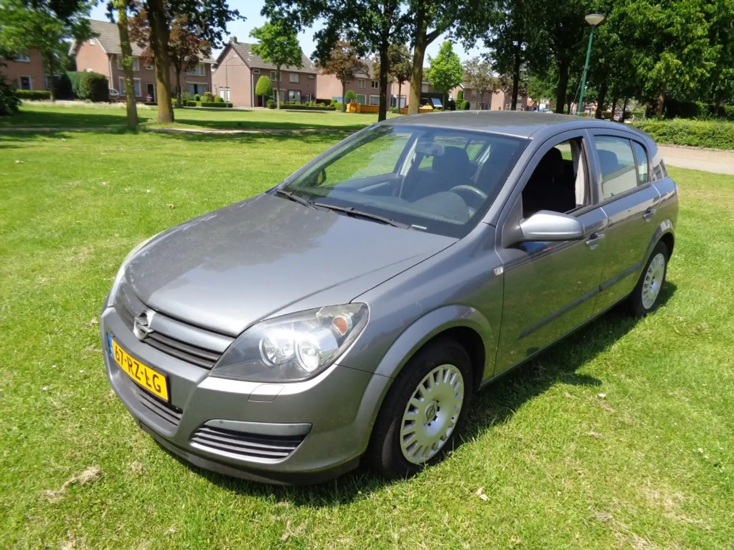 Opel Astra met nieuwe a p k Grijs - 1
