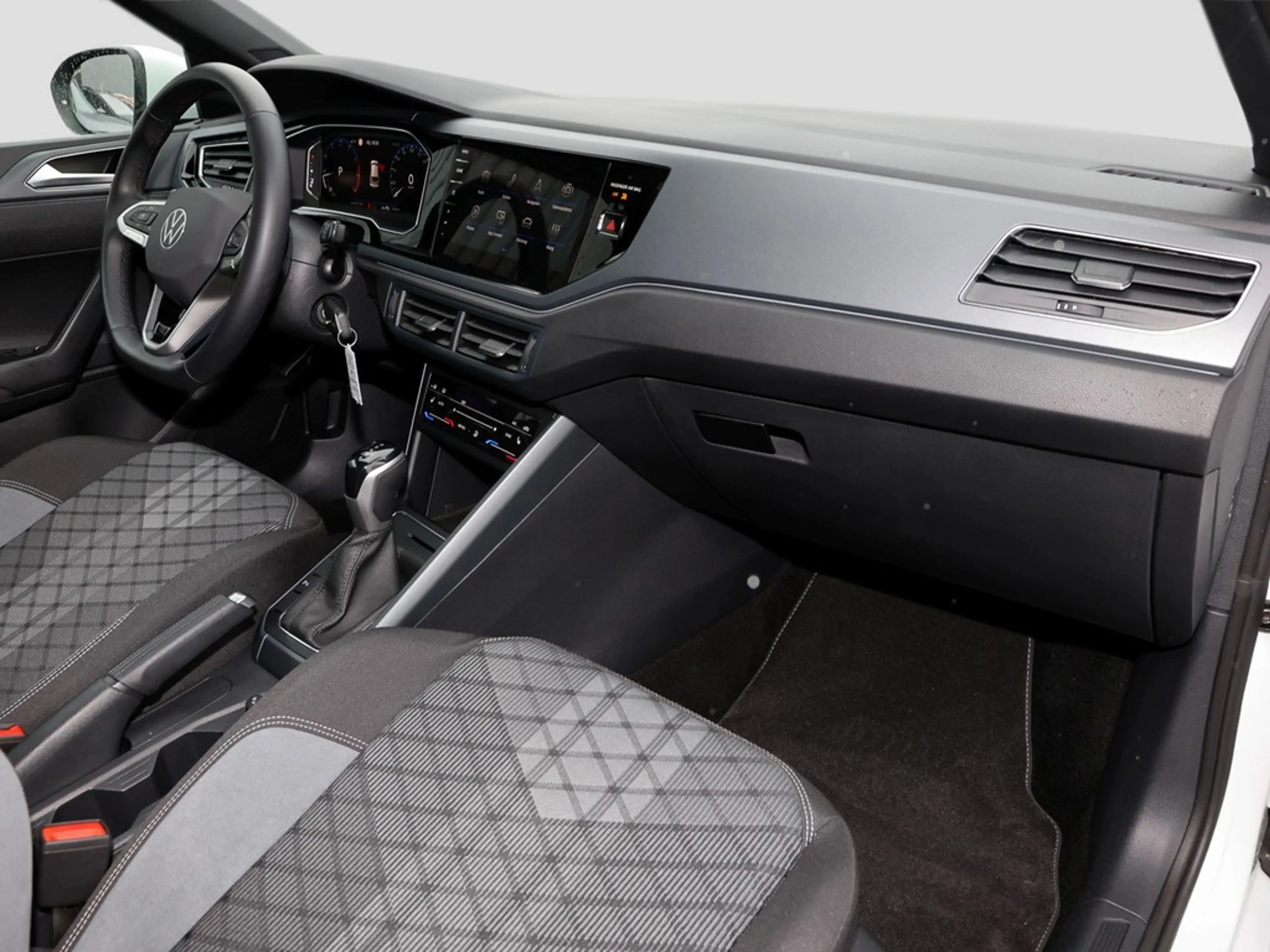 Volkswagen Taigo 1.5 TSI DSG R-Line AHK/Navi/ACC — photo 9
