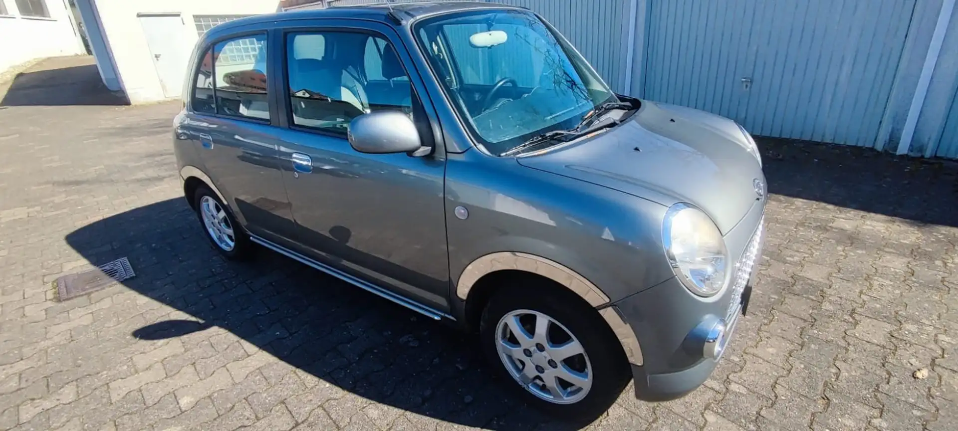 Daihatsu Trevis 1.0 Automatik Erstbesitzer Jörg Pilawa Grau - 2