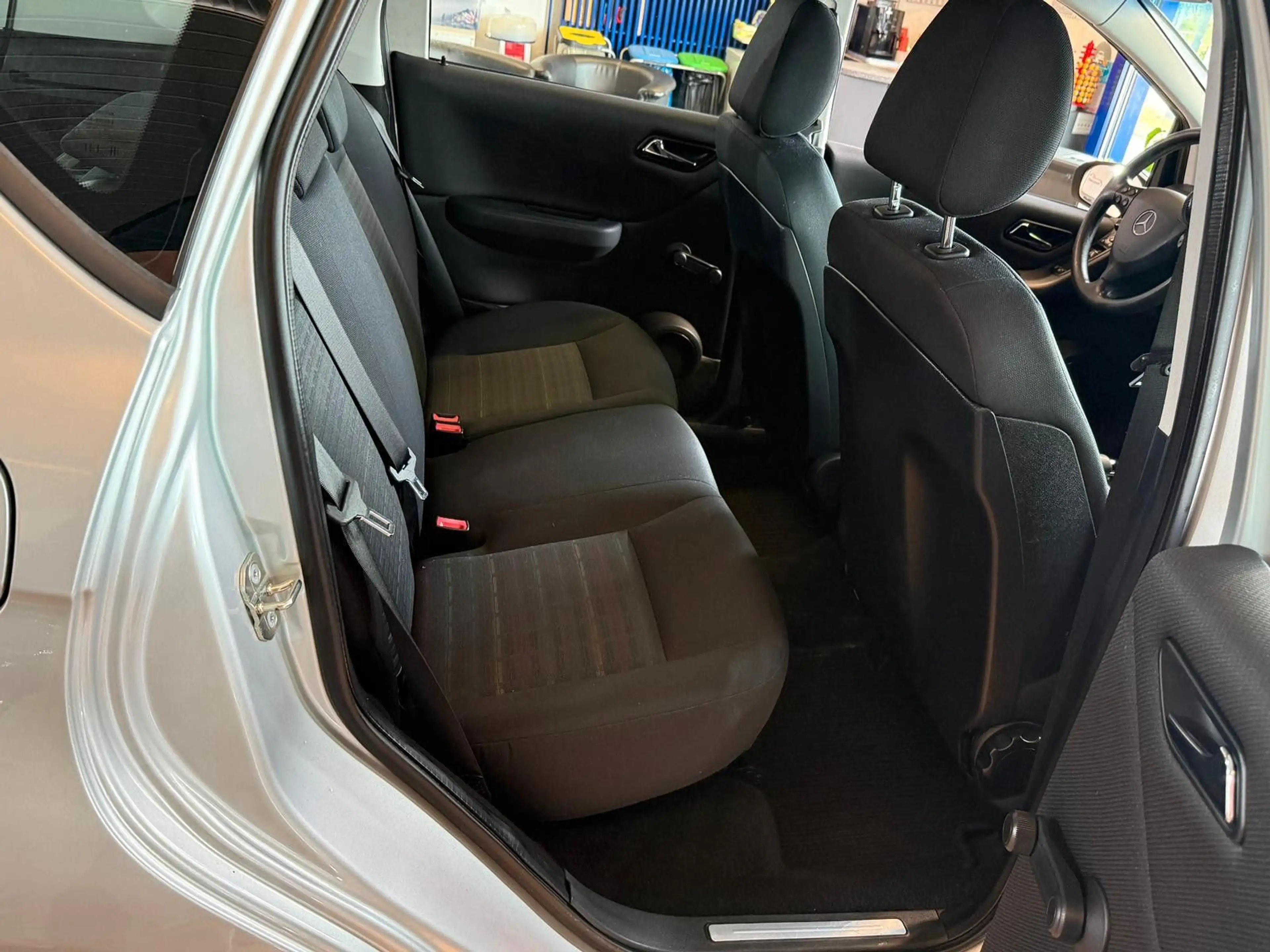 Mercedes-Benz A 150 / 47 Tkm / Automatik / Klima / PDC — photo 12