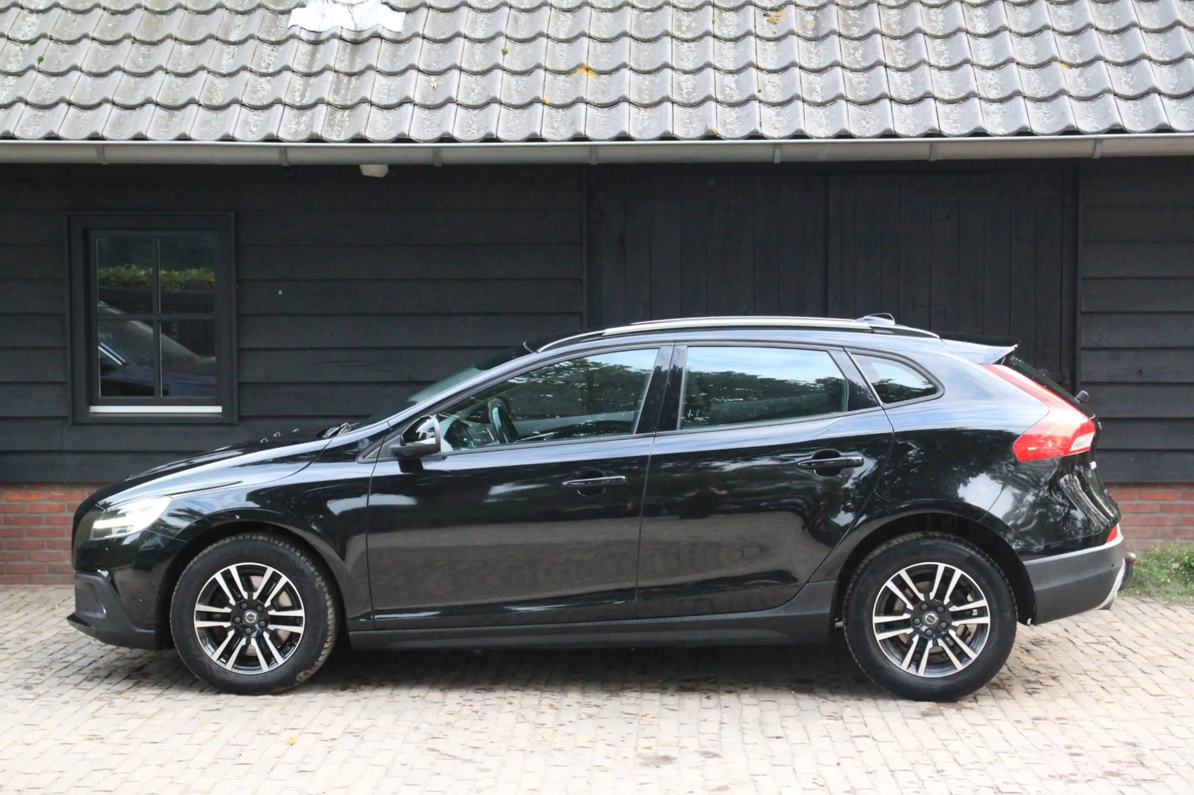 Volvo V40 Cross Country 1.5 T3 Edition+ Camera/Leer/Adaptive/Blis/Parkeers — photo 8