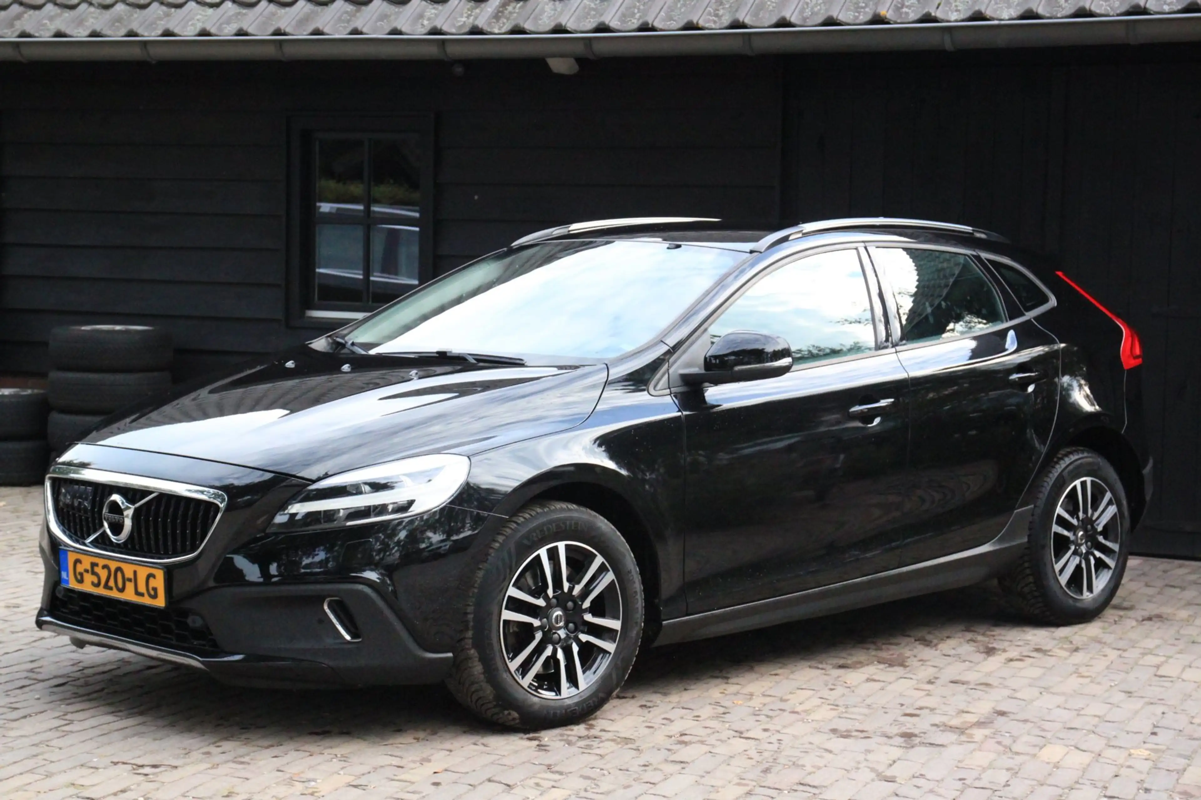 Volvo V40 Cross Country 1.5 T3 Edition+ Camera/Leer/Adaptive/Blis/Parkeers — photo 9