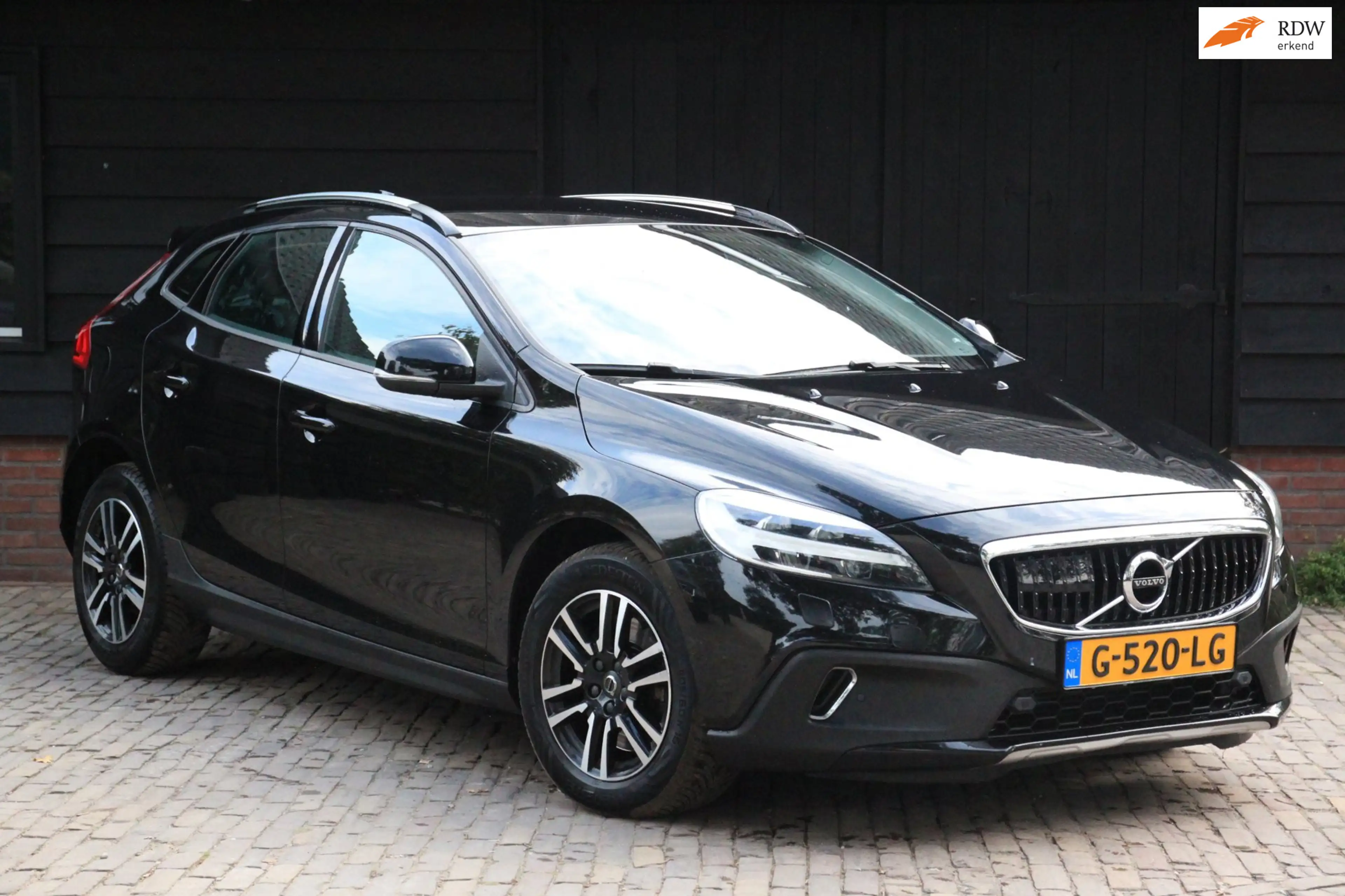 Volvo V40 Cross Country 1.5 T3 Edition+ Camera/Leer/Adaptive/Blis/Parkeers