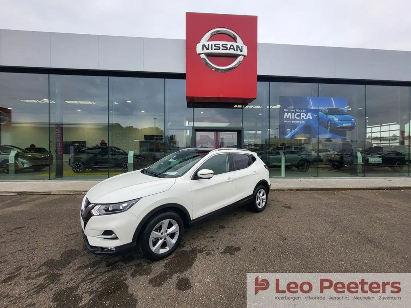 Nissan Qashqai N-Connecta 1.3 DIG-T Wit - 1