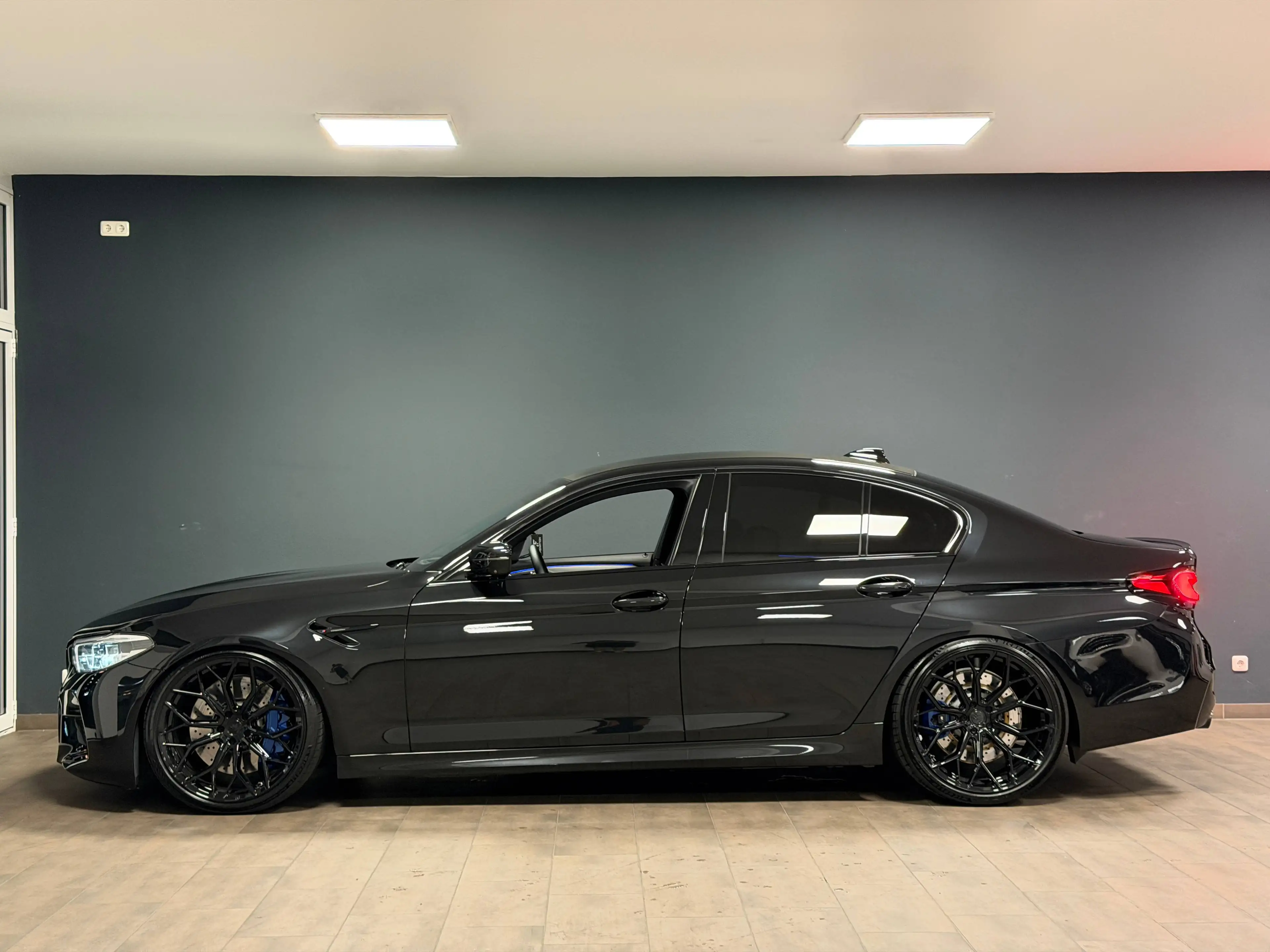 BMW M5 F90 4.4 V8 CARBON/NAPPA/HUD/360°/ACC/MEMORY/H&K — photo 2
