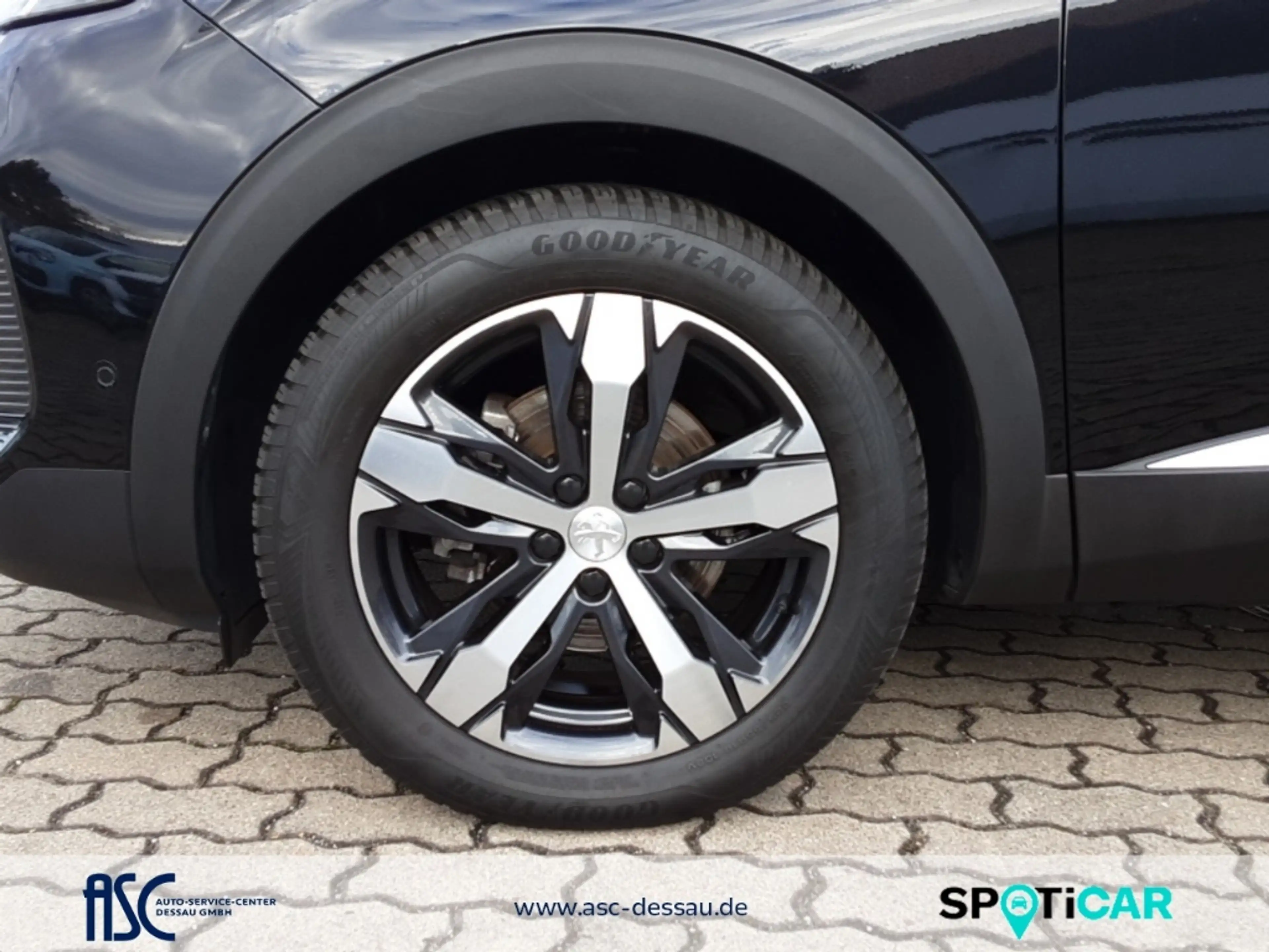 Peugeot 5008 ALL. 130 EAT8 ,7Sitzer,Navi,el.Heckkl.,Kamera,SHZ, — photo 13