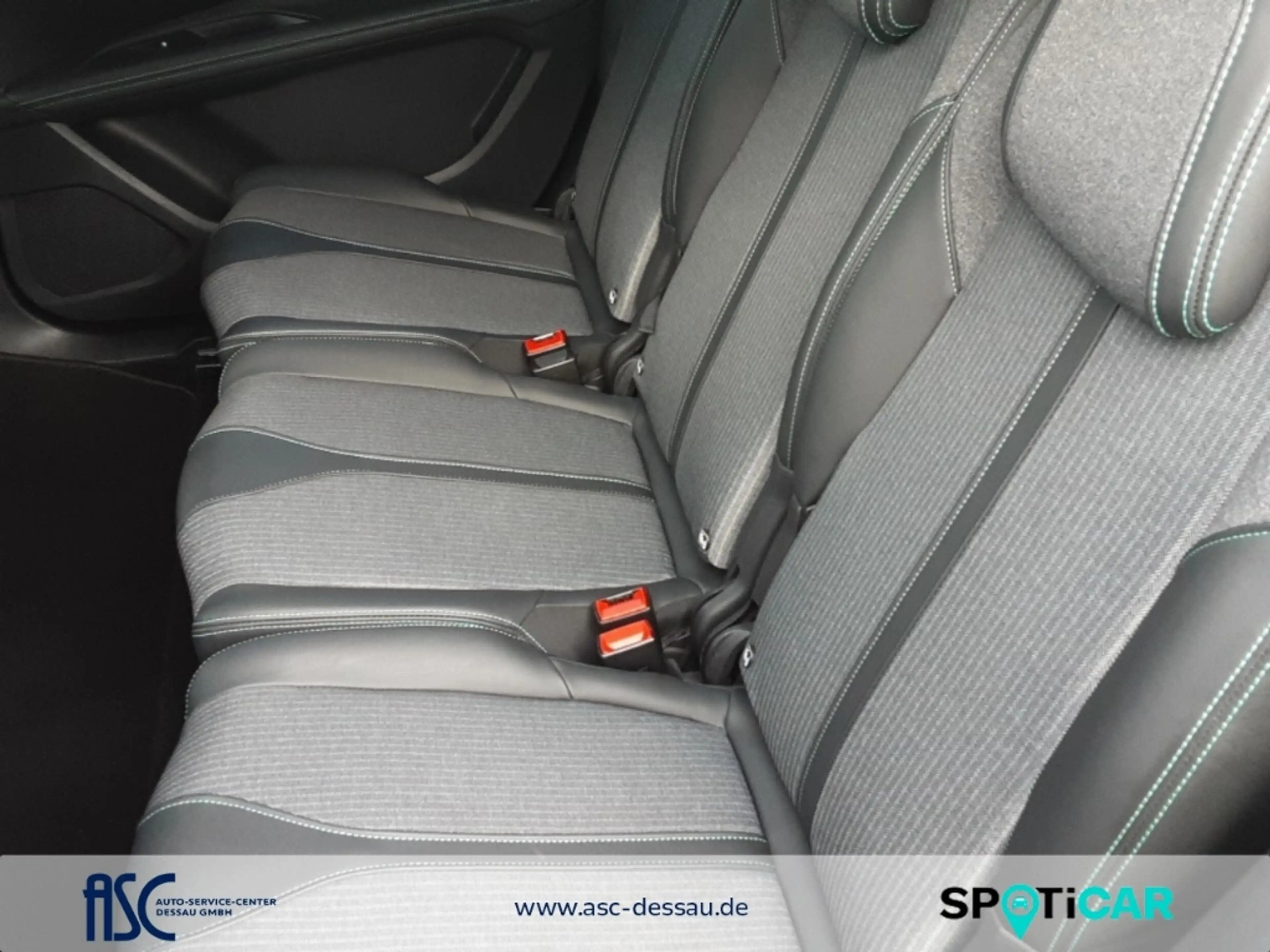 Peugeot 5008 ALL. 130 EAT8 ,7Sitzer,Navi,el.Heckkl.,Kamera,SHZ, — photo 12