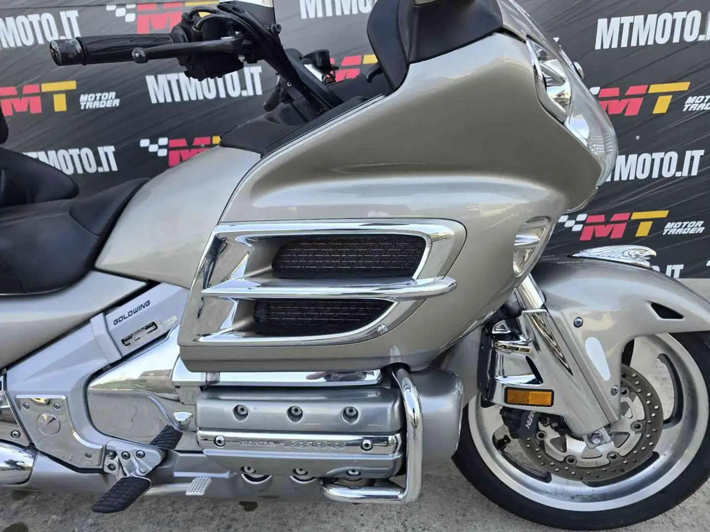 Honda GL 1800 Video 360 Grigio - 2