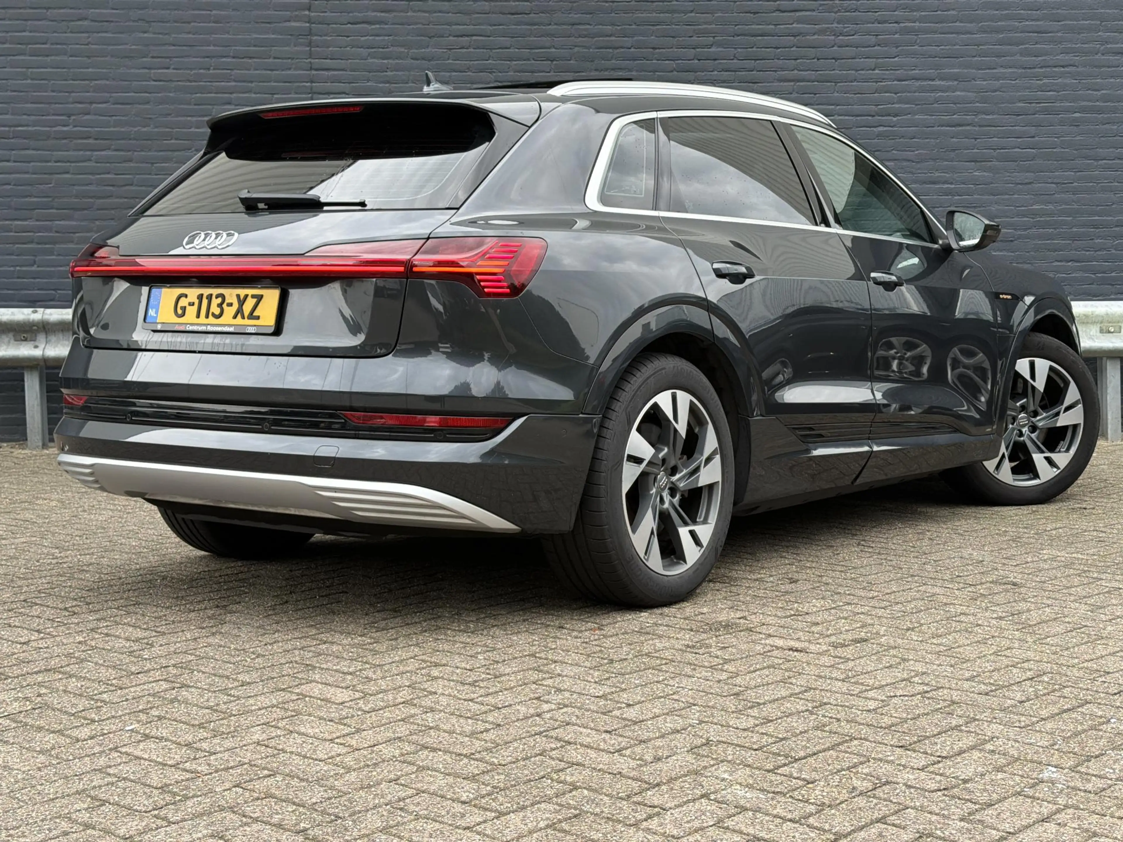 Audi e-tron e-tron 50 quattro Launch edition plus 71 kWh | Led — photo 2