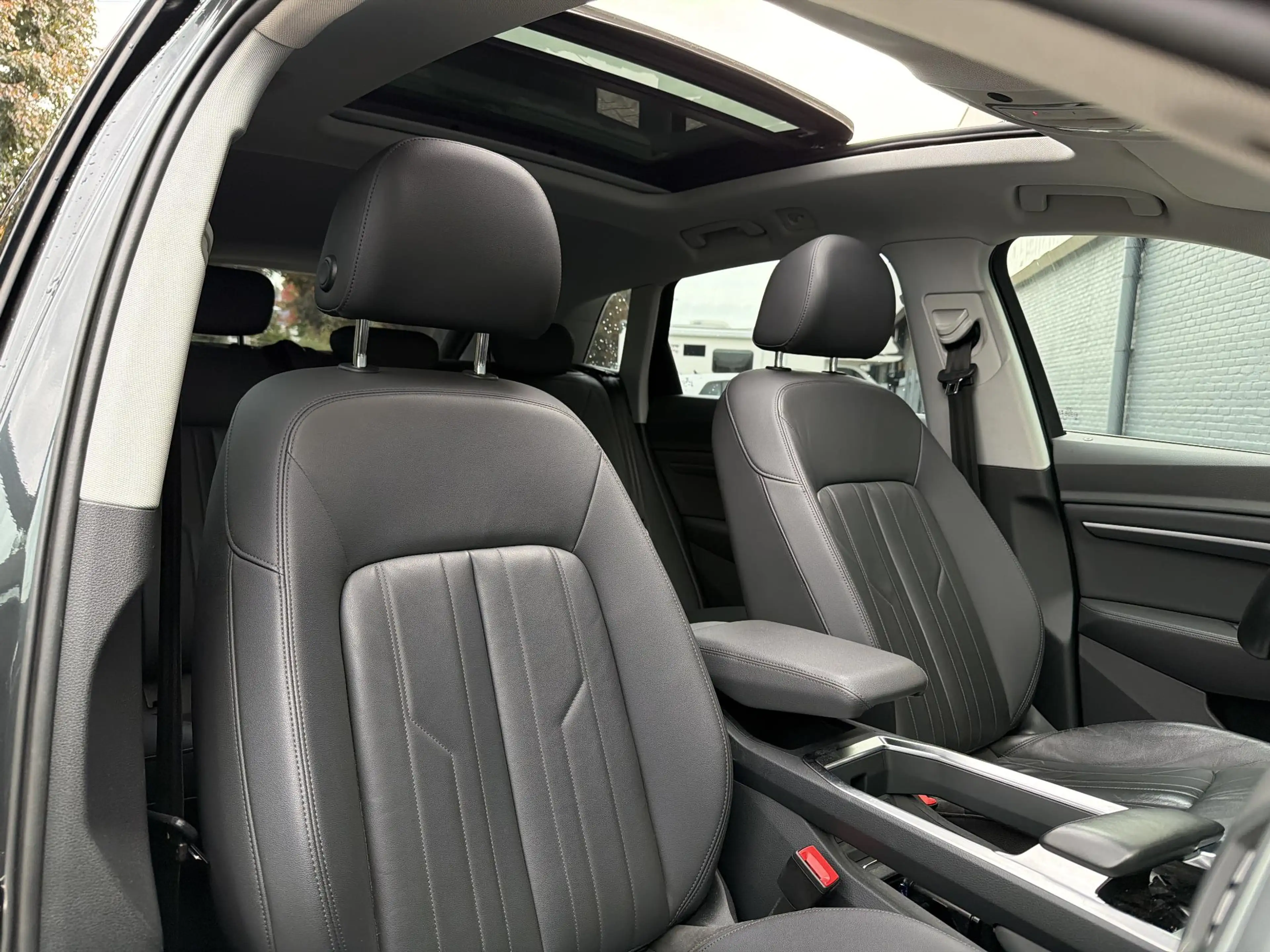 Audi e-tron e-tron 50 quattro Launch edition plus 71 kWh | Led — photo 4