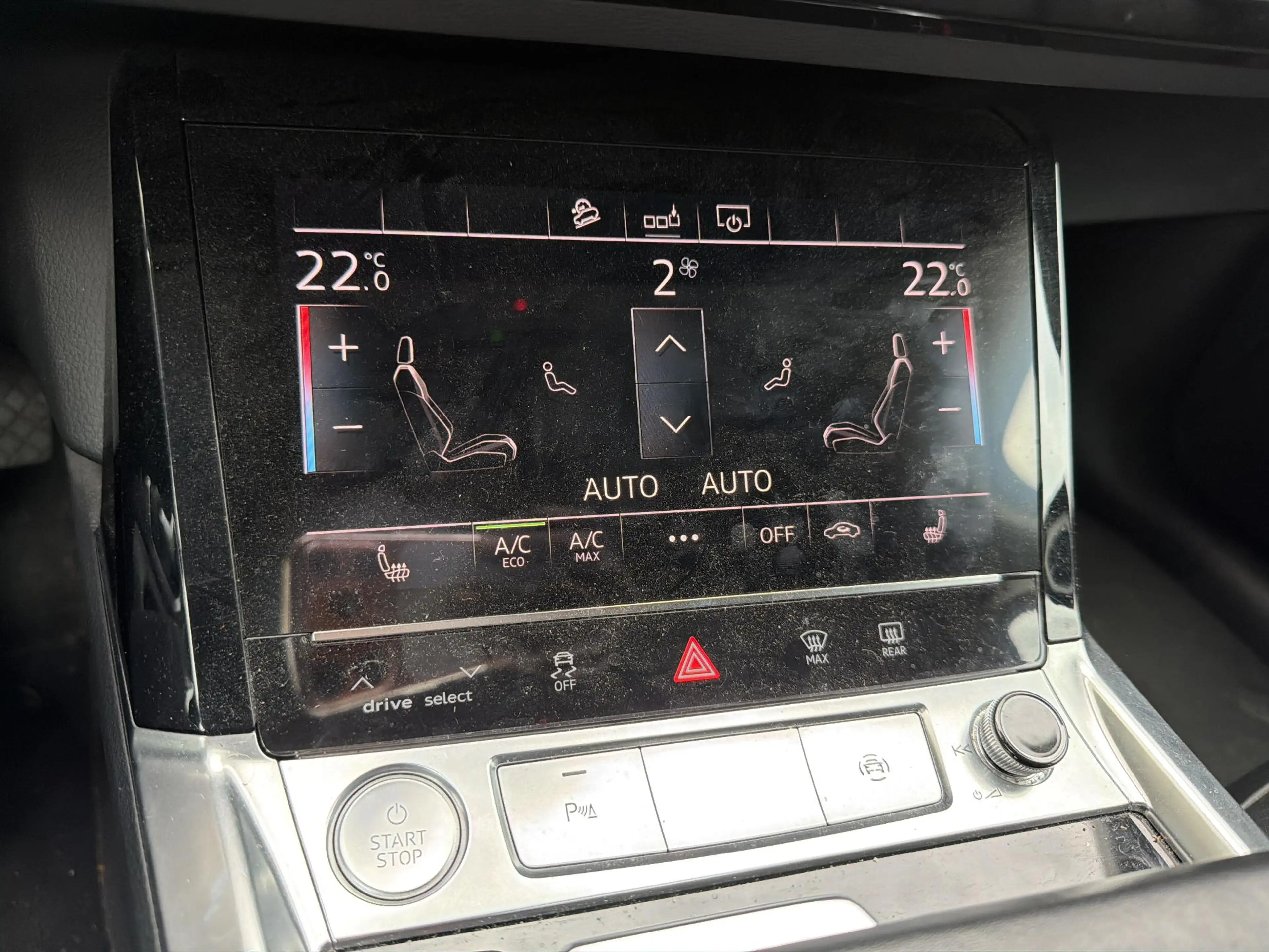 Audi e-tron e-tron 50 quattro Launch edition plus 71 kWh | Led — photo 14
