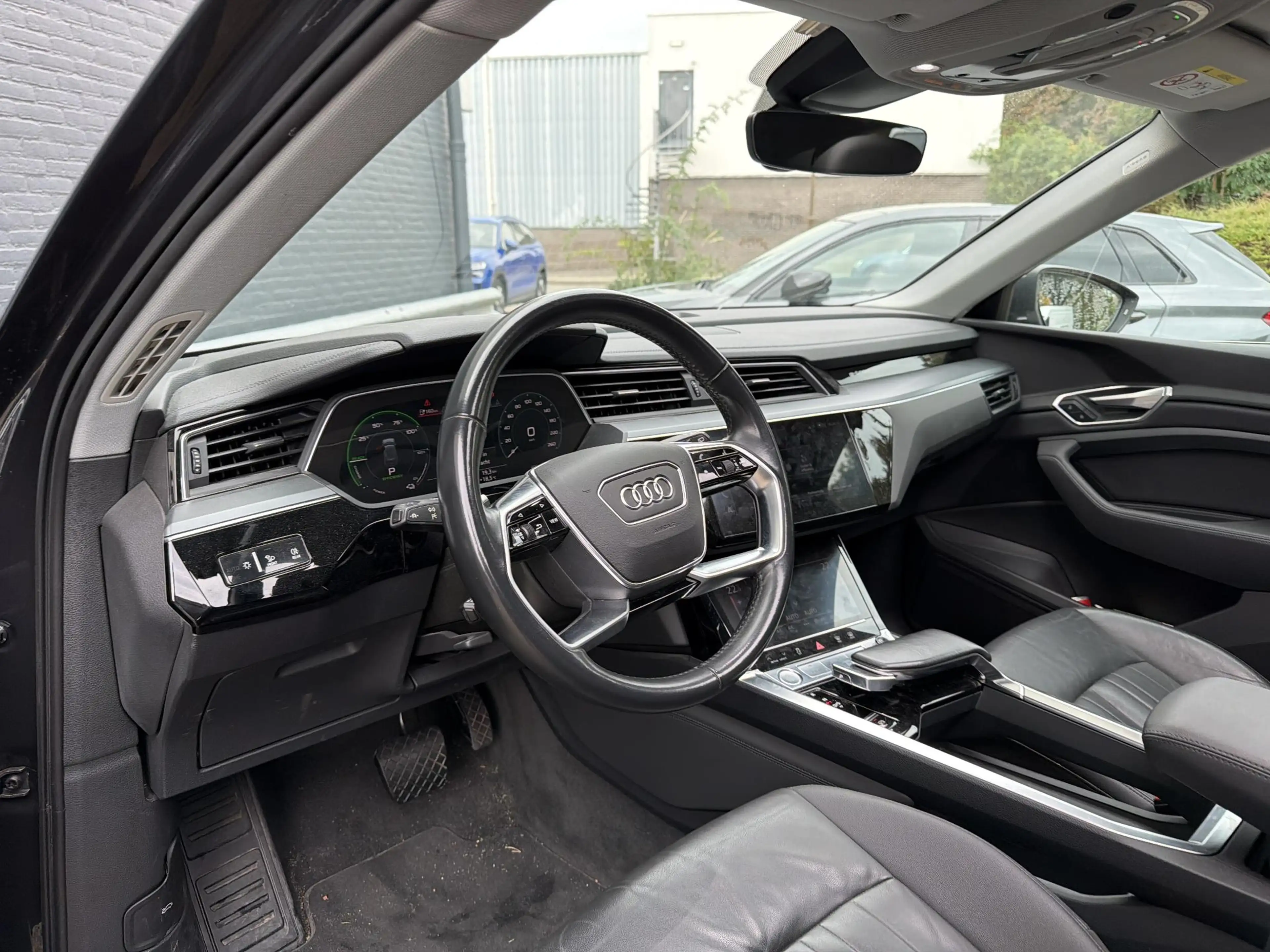Audi e-tron e-tron 50 quattro Launch edition plus 71 kWh | Led — photo 3