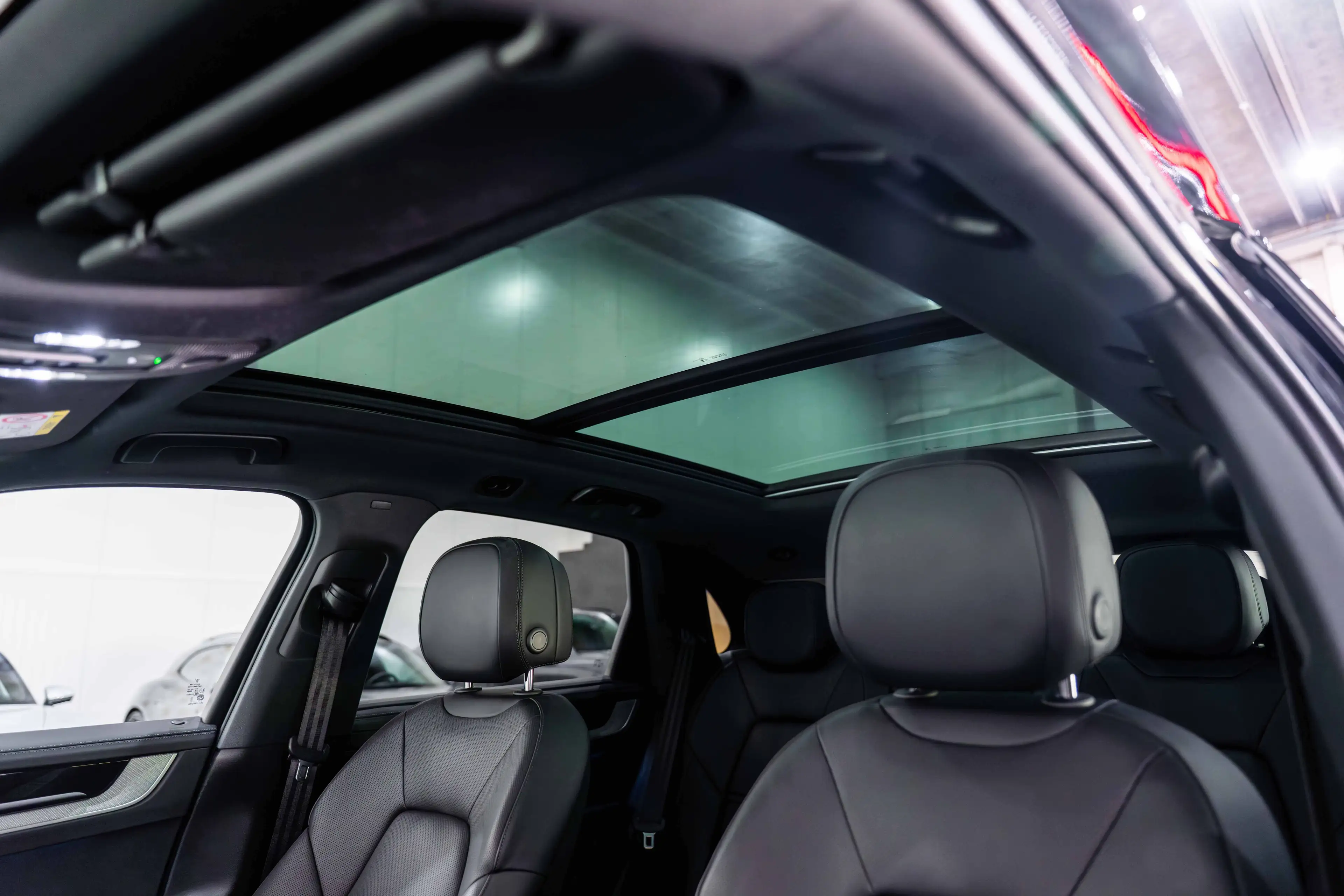 Porsche Cayenne Hybride SPORTDESIGN/Sportuitlaat/Head Up/22inch/FULL — photo 12