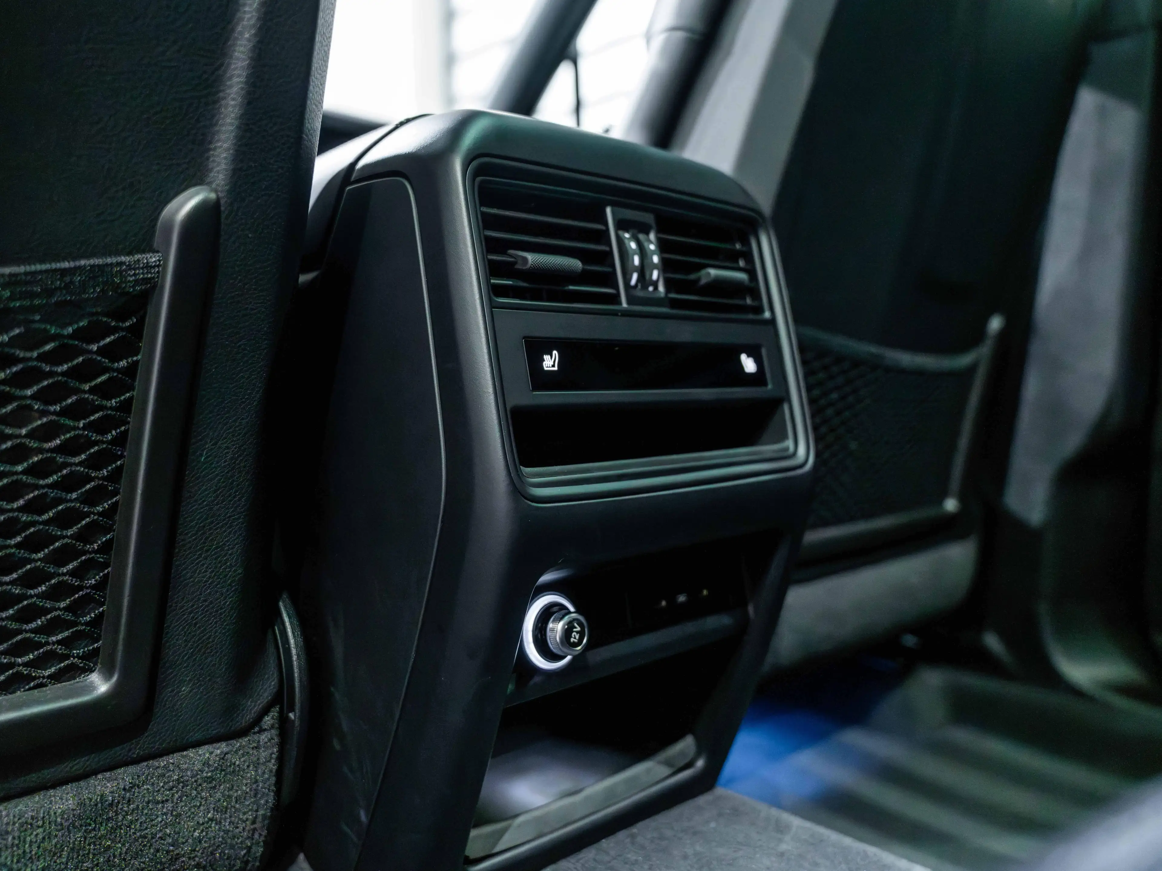 Porsche Cayenne Hybride SPORTDESIGN/Sportuitlaat/Head Up/22inch/FULL — photo 14