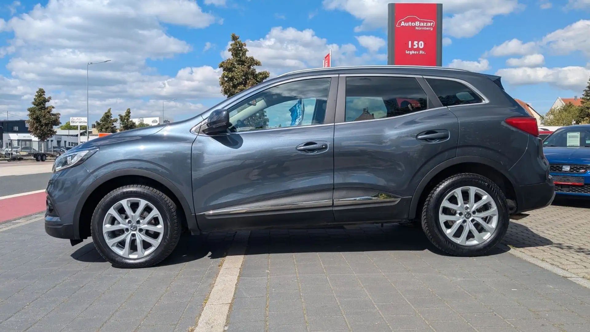 Renault Kadjar Ltd. Automatik / 1.Hand / 57`Tkm Grau - 2