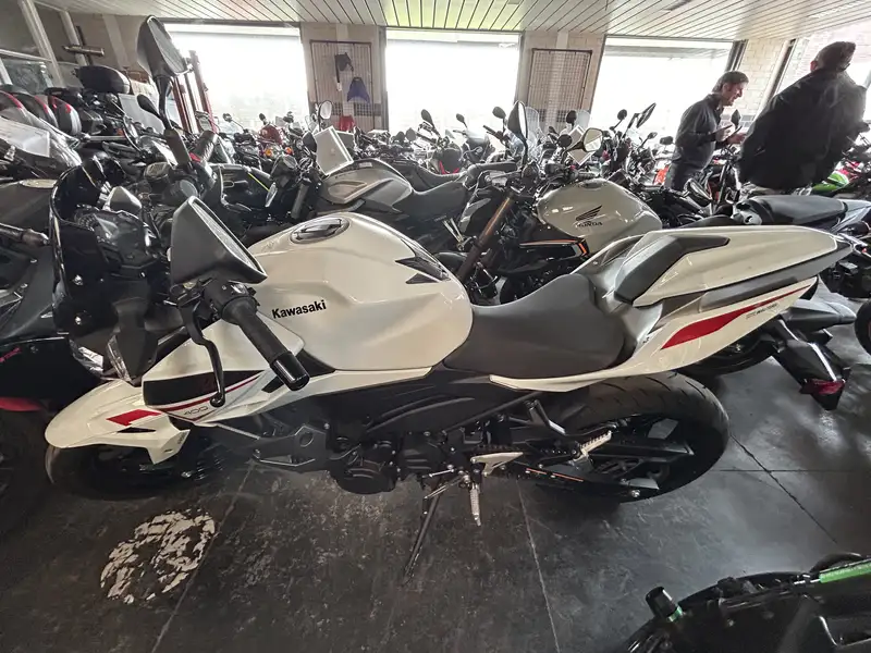 Kawasaki Z 400 - foto 6