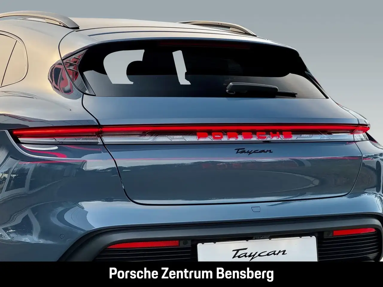 Porsche Taycan Sport Turismo Black Edition 10
