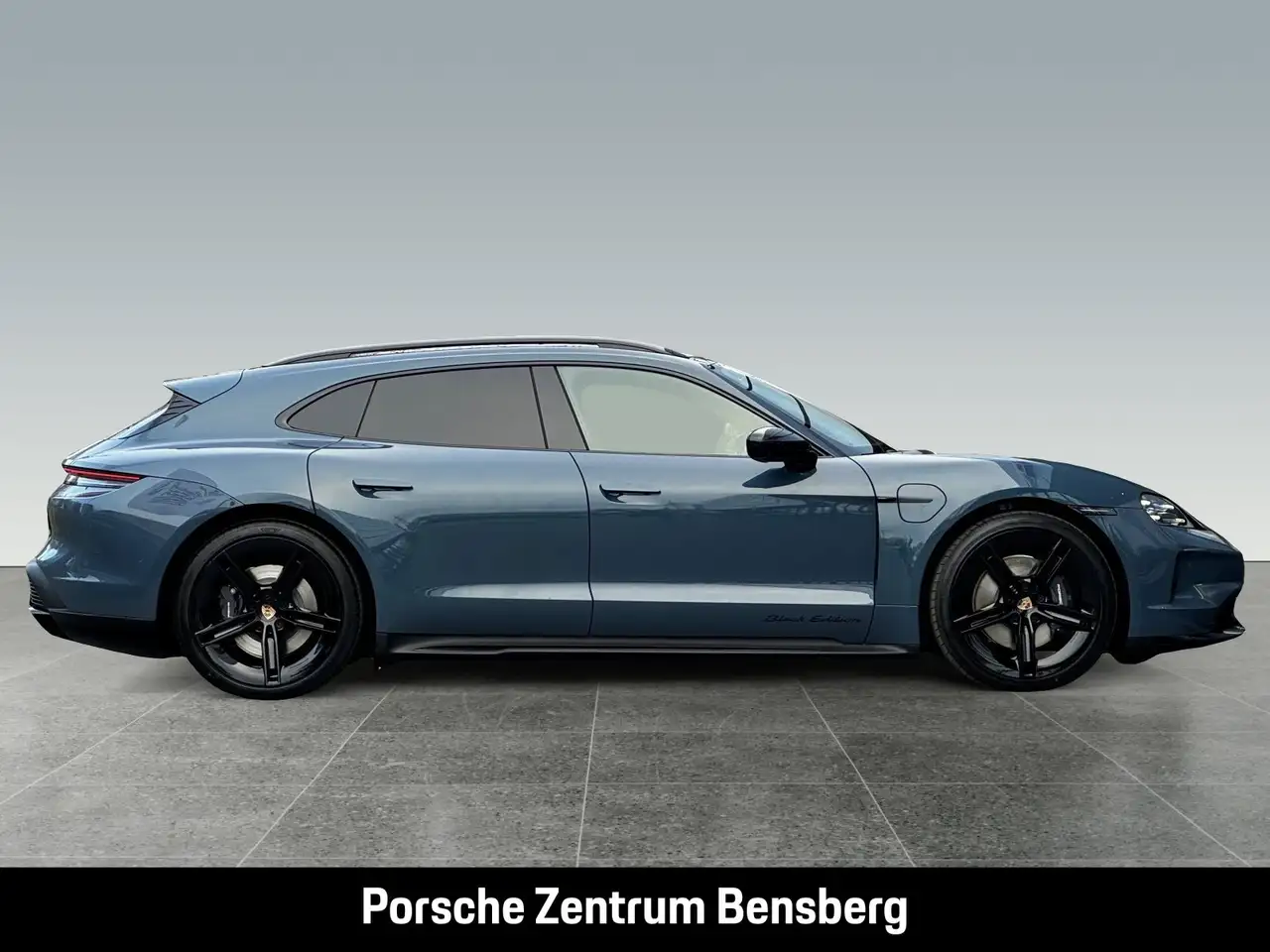 Porsche Taycan Sport Turismo Black Edition 5