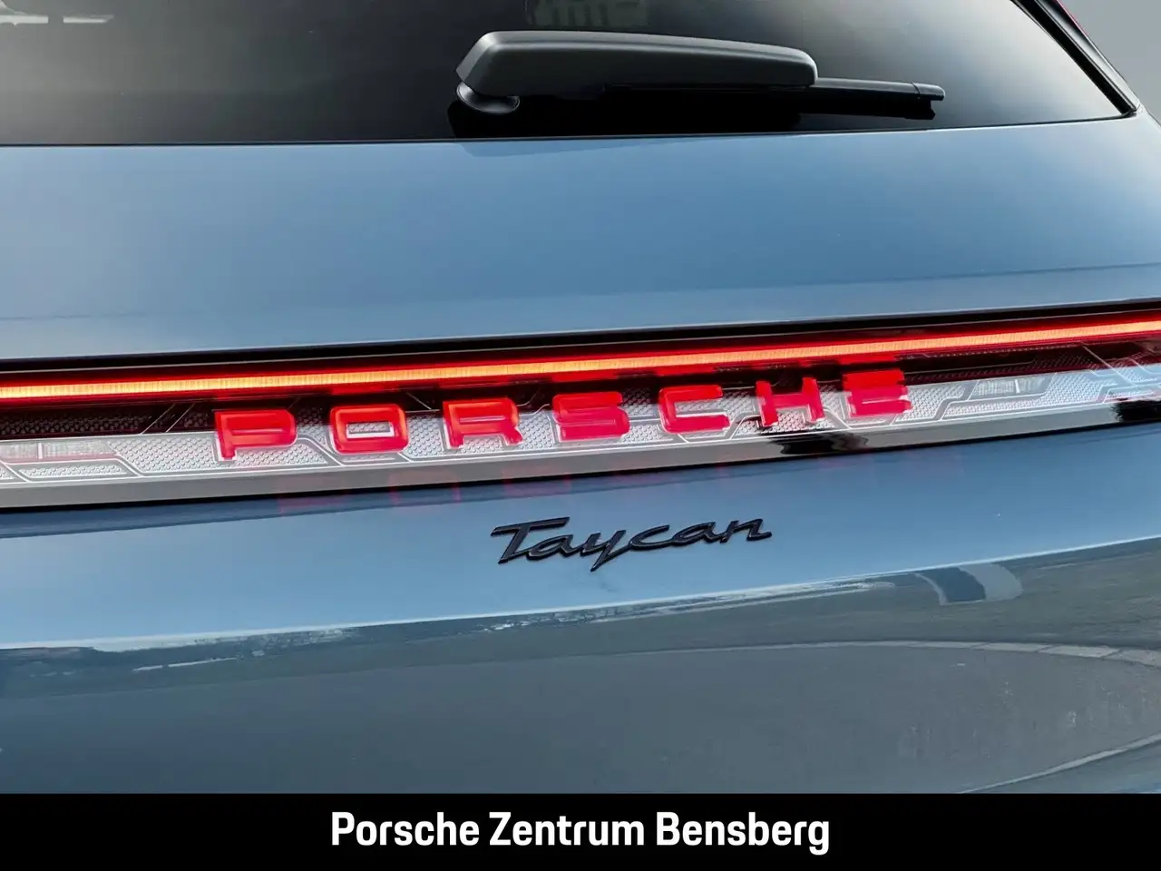 Porsche Taycan Sport Turismo Black Edition 13