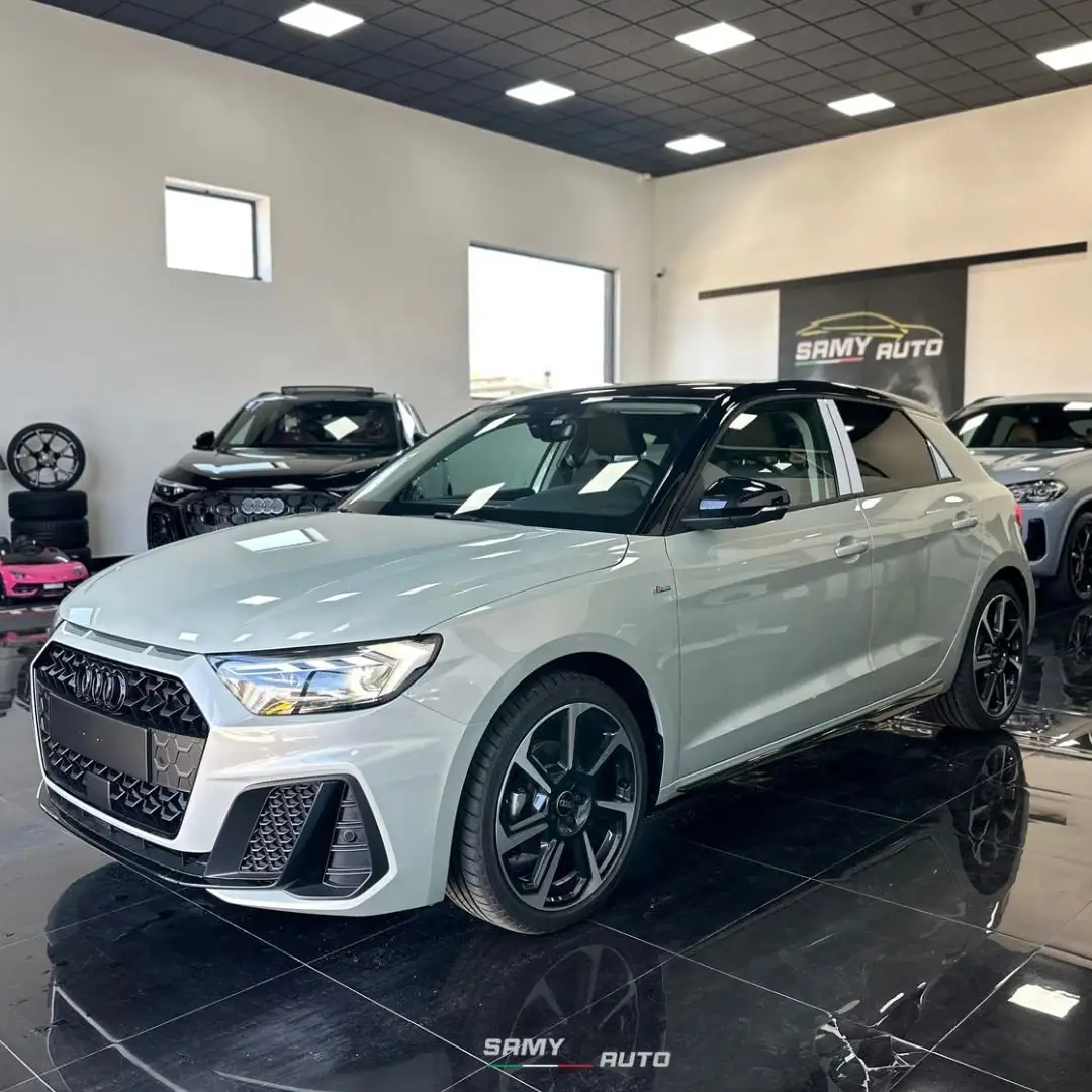 Audi A1 Sportback 30 1.0 tfsi Identity Black 116cv Argento - 2