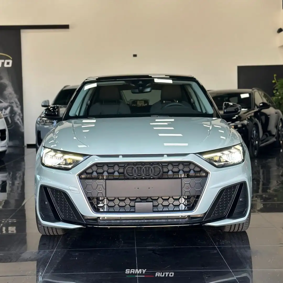 Audi A1 Sportback 30 1.0 tfsi Identity Black 116cv Argento - 1