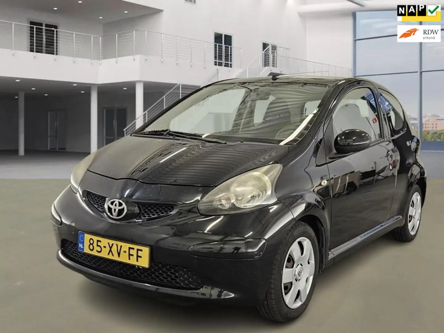 Toyota Aygo 1.0-12V +/AIRCO/ELEKRAMEN/STUURBEKR/3XSLEUTELS/CEN Negro - 1