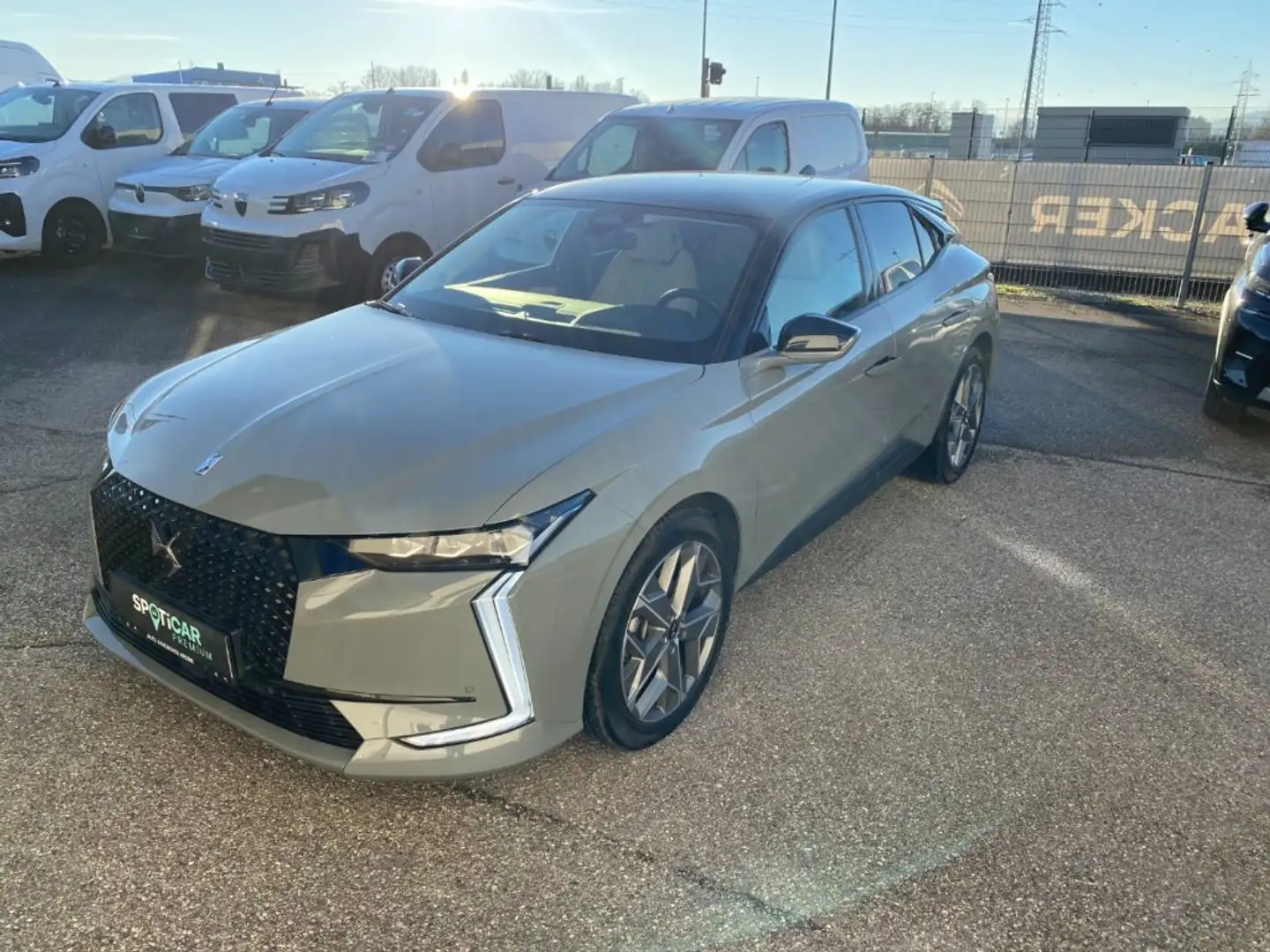 DS Automobiles DS 4 BHDi 130 Esprite de Voyage Grau - 1