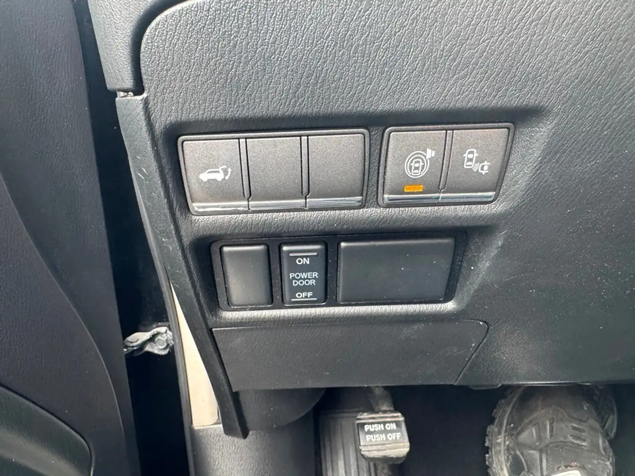 Infiniti QX80 снимка Infiniti QX80