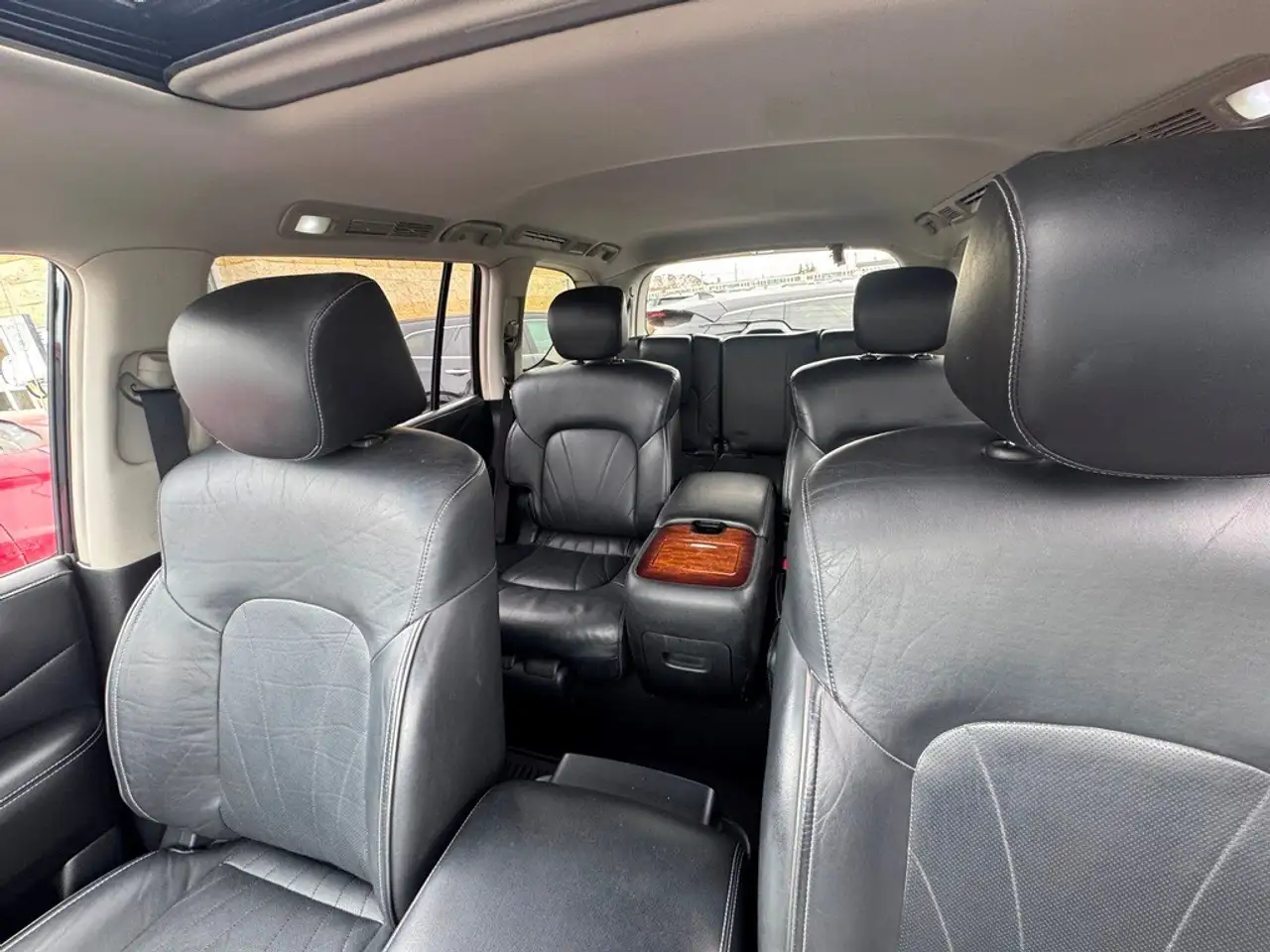 Infiniti QX80 снимка Infiniti QX80