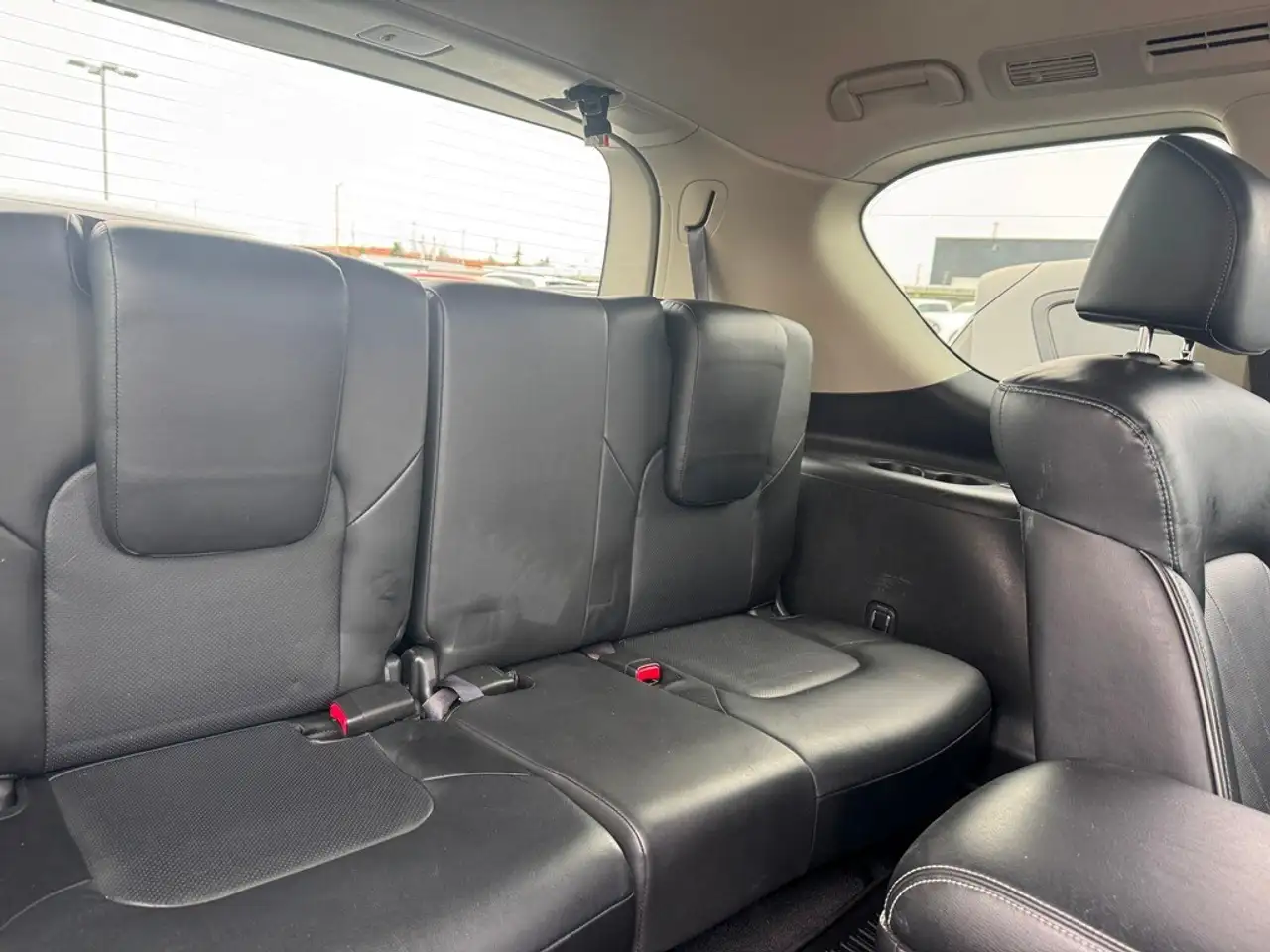 Infiniti QX80 снимка Infiniti QX80