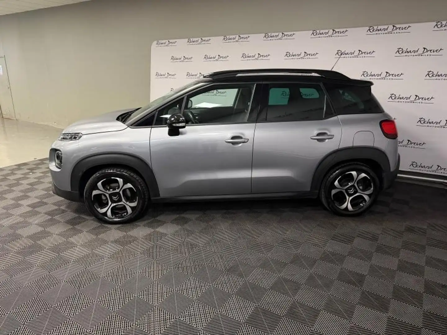Citroen C3 Aircross PureTech 130ch S\u0026S Shine E6.d EAT6 Grijs - 2
