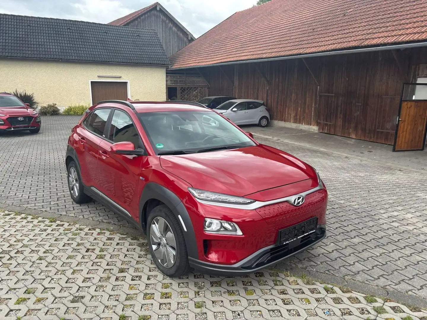 Hyundai KONA Trend Elektro 2WD Rood - 1
