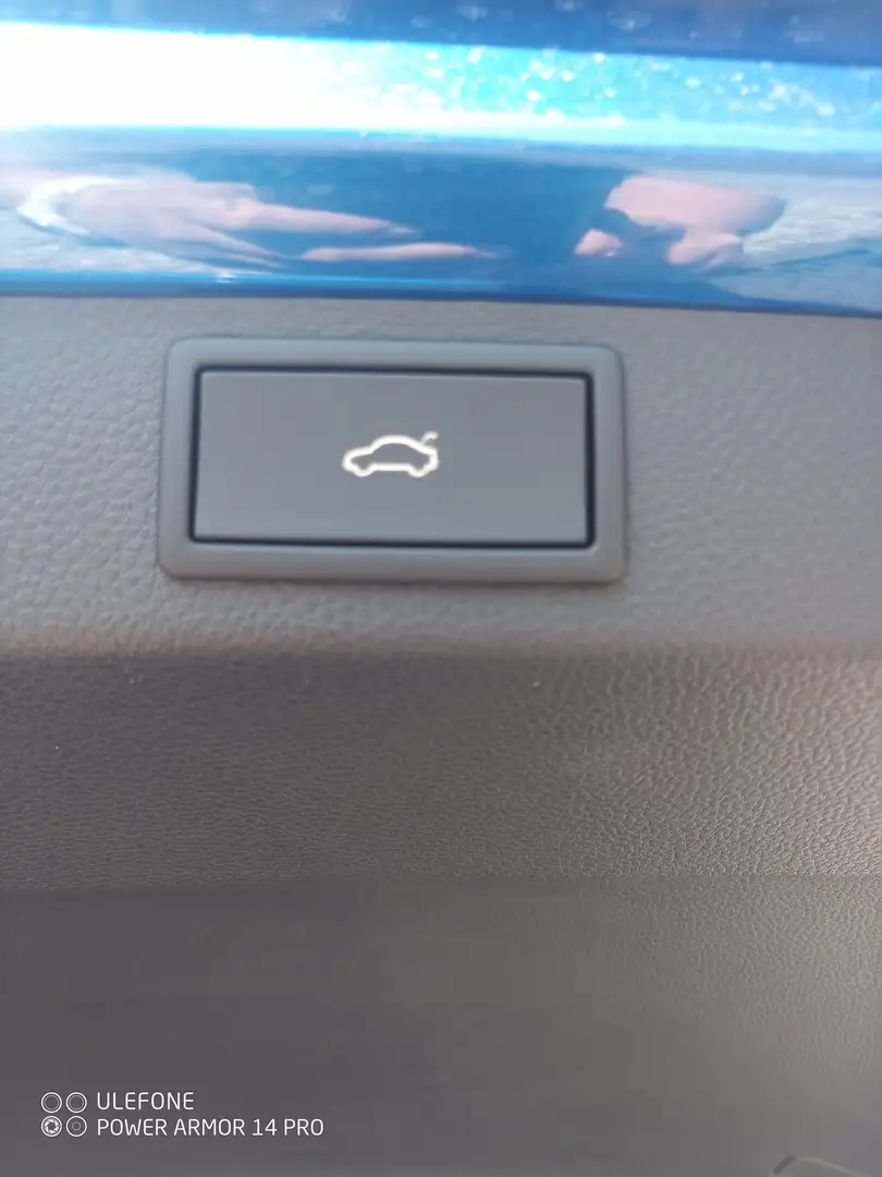 Skoda Karoq 1.5 TSI ACT DSG Sportline Blau - 2