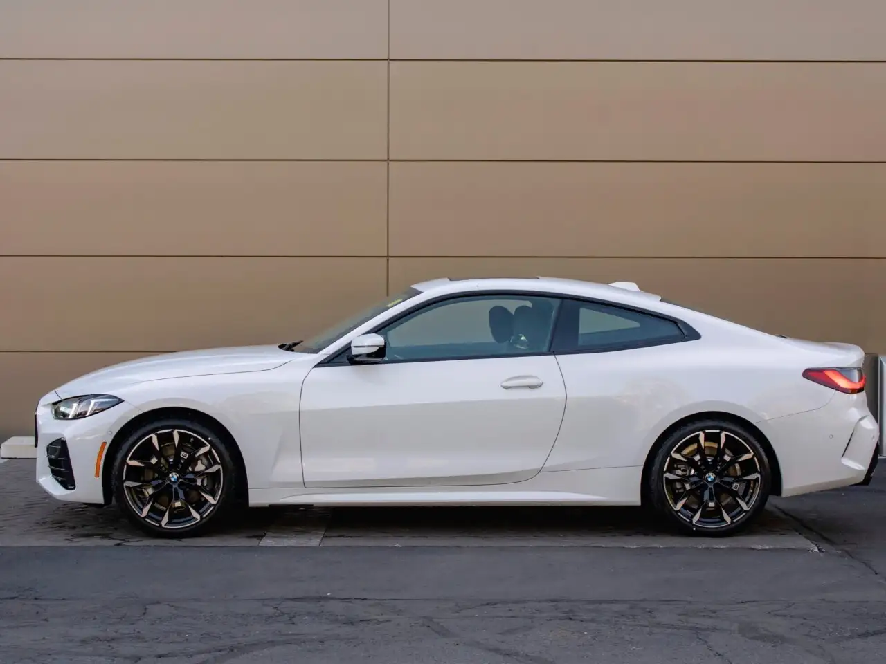 BMW 4 Series снимка BMW 4 Series