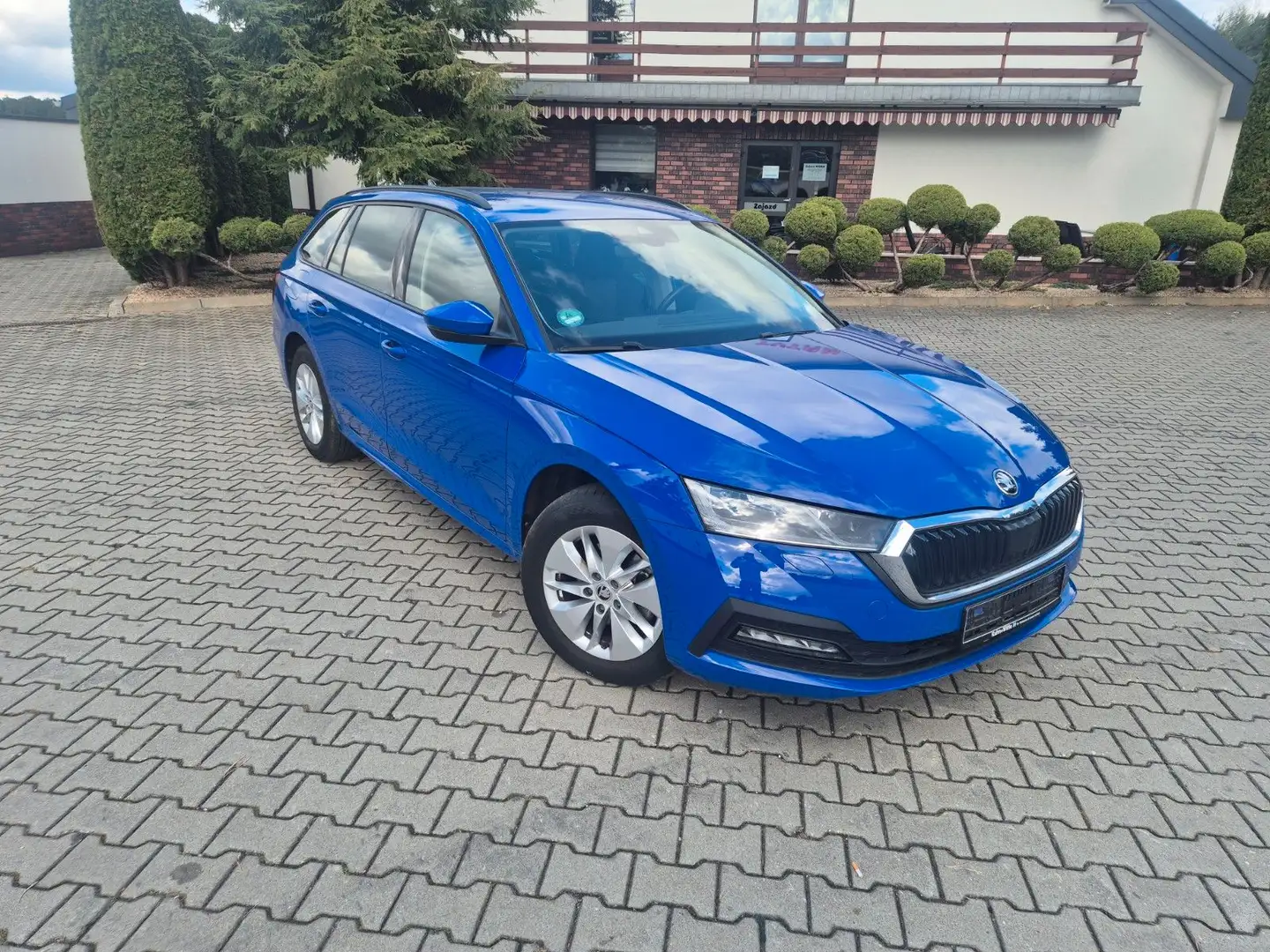 Skoda Octavia Combi Ambition DSG LED AHK Bleu - 1