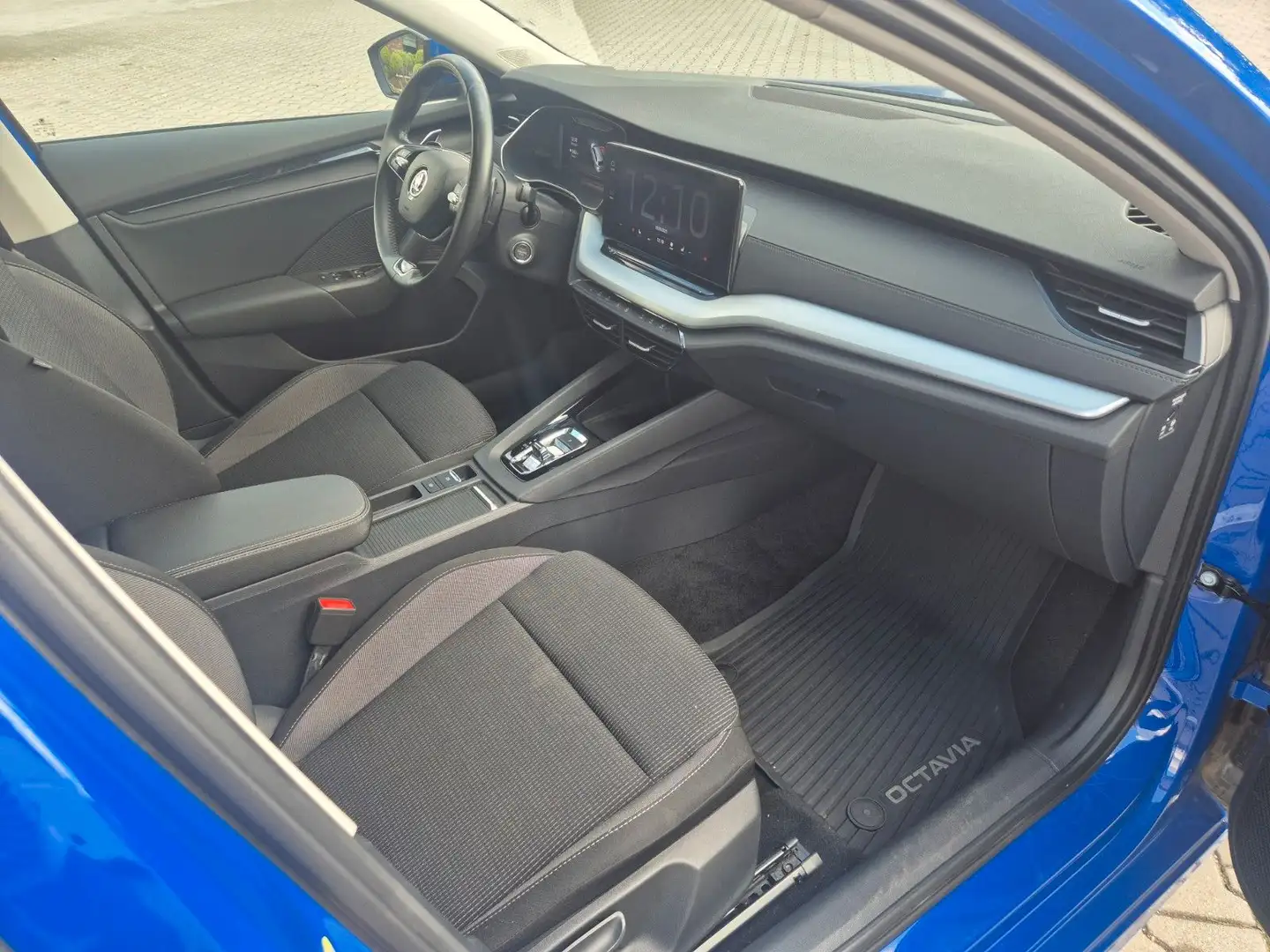 Skoda Octavia Combi Ambition DSG LED AHK Bleu - 2