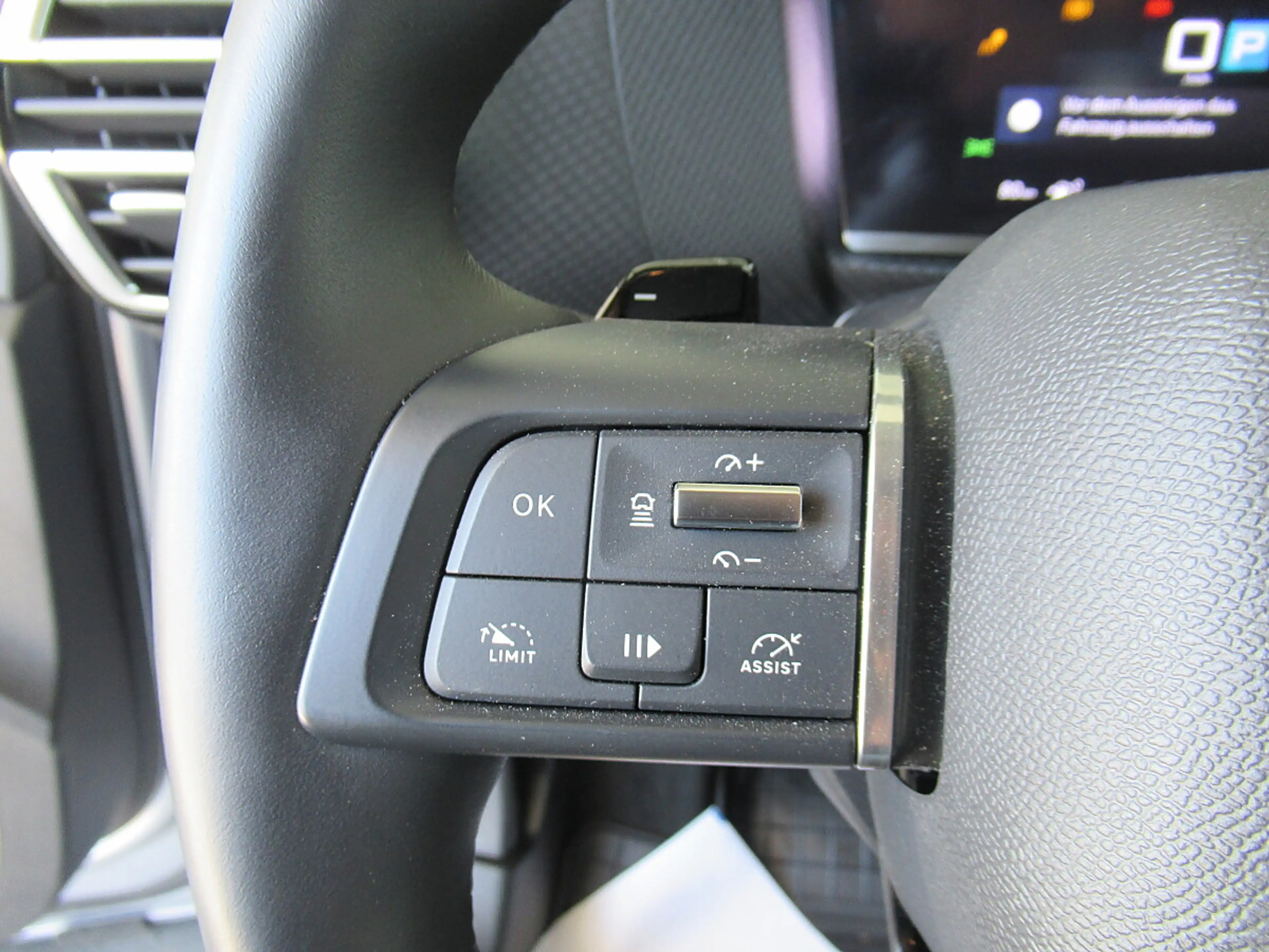 Citroen C4 PT 130 EAT8 Aut. Max *HUD *ACC *NAVI *LED — photo 11