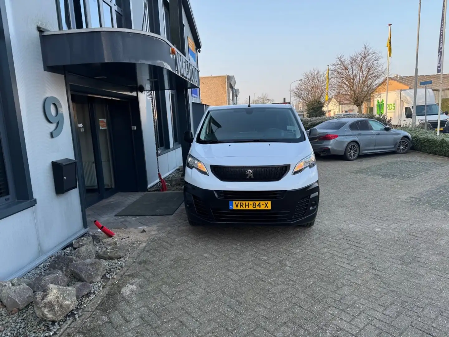 Peugeot Expert 1.5 BlueHDi L2 Lang 120PK Navi, Cruisecntrl, PDC Wit - 2