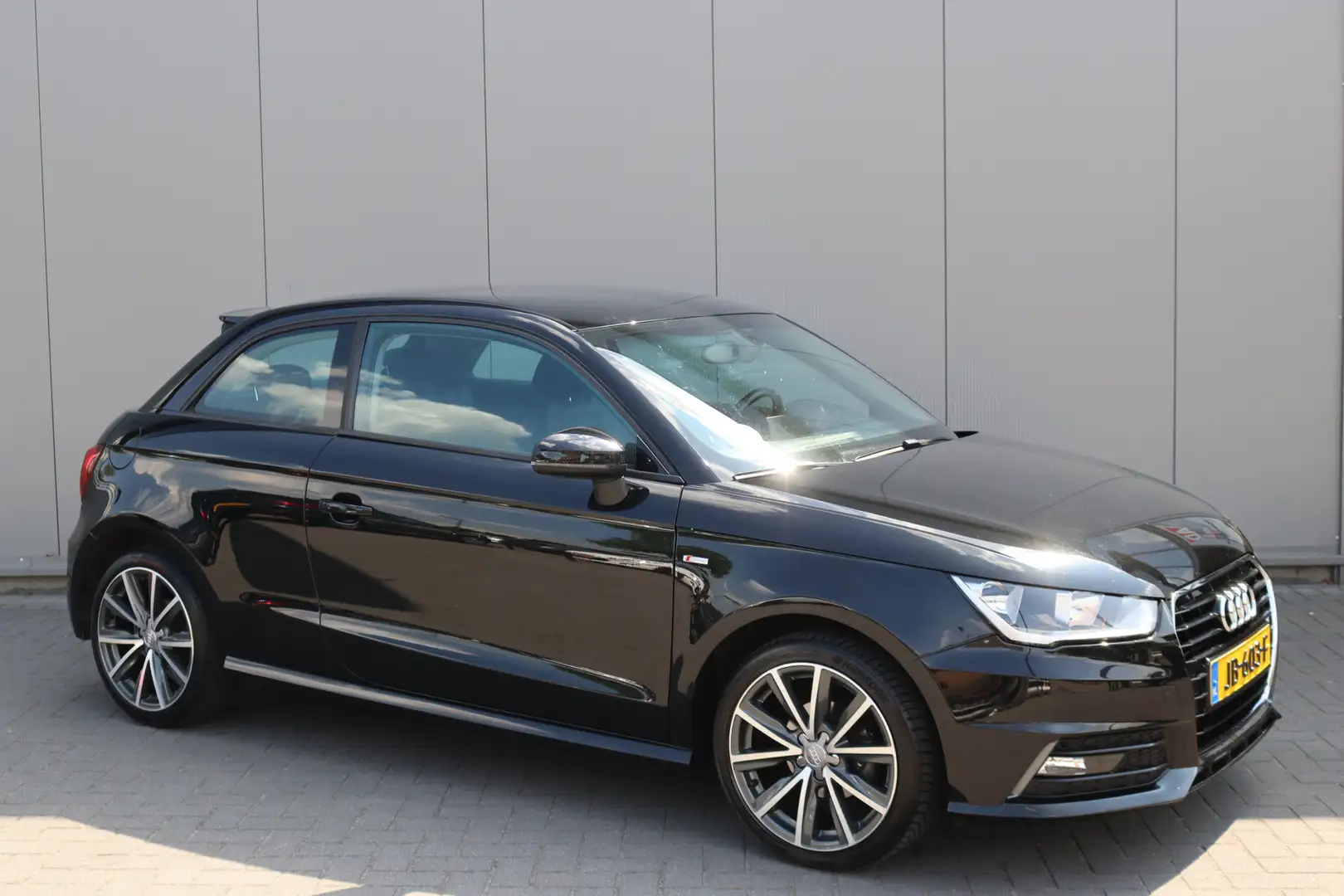 Audi A1 1.0 TFSI 96PK Automaat Sport S-Line Navigatie/Lede Zwart - 2