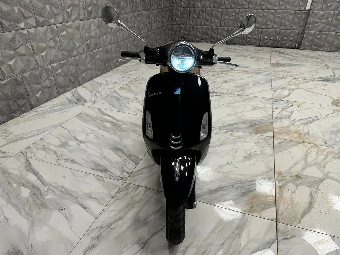Vespa Primavera Чорний - 1