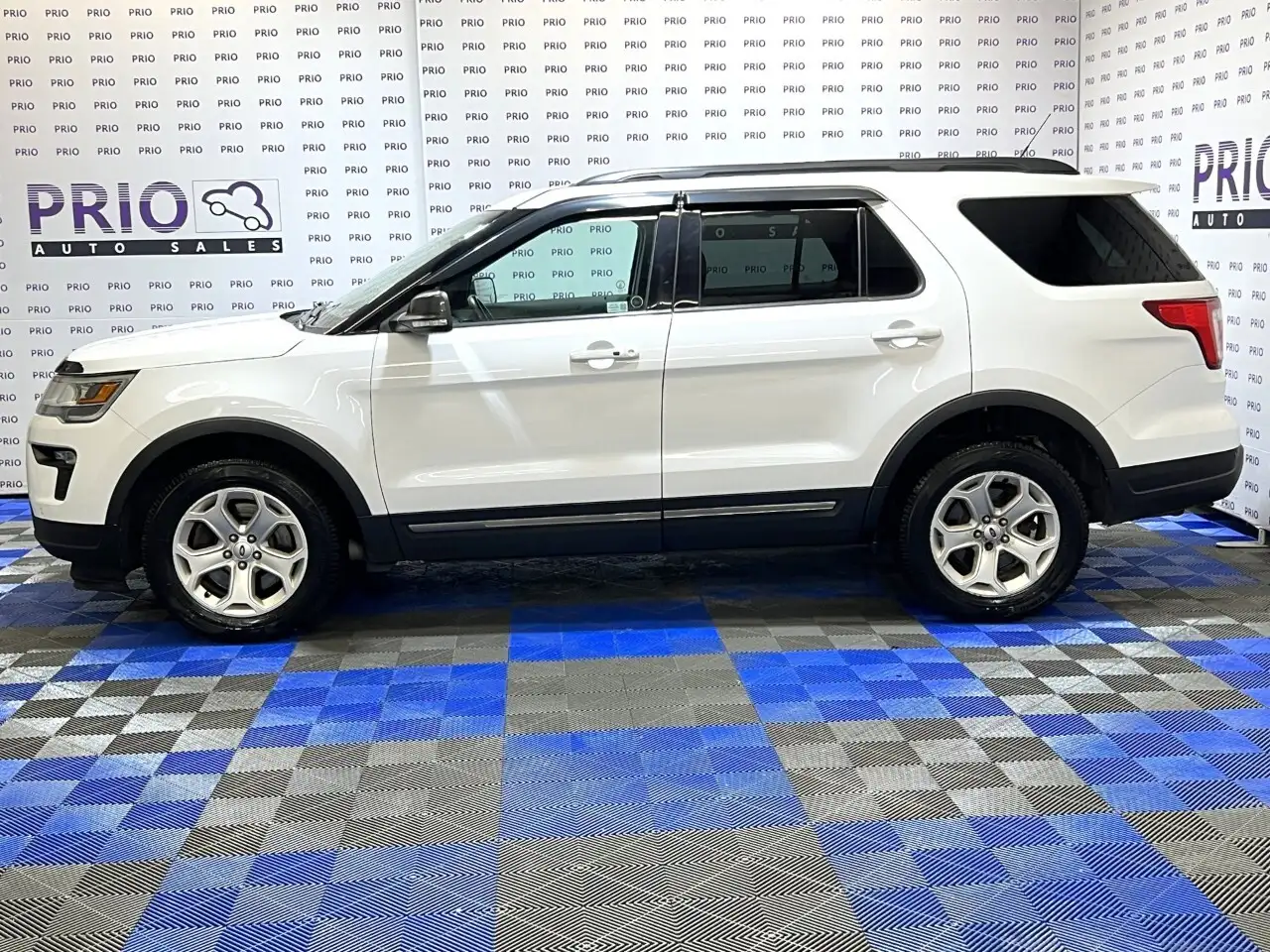 Ford Explorer снимка Ford Explorer