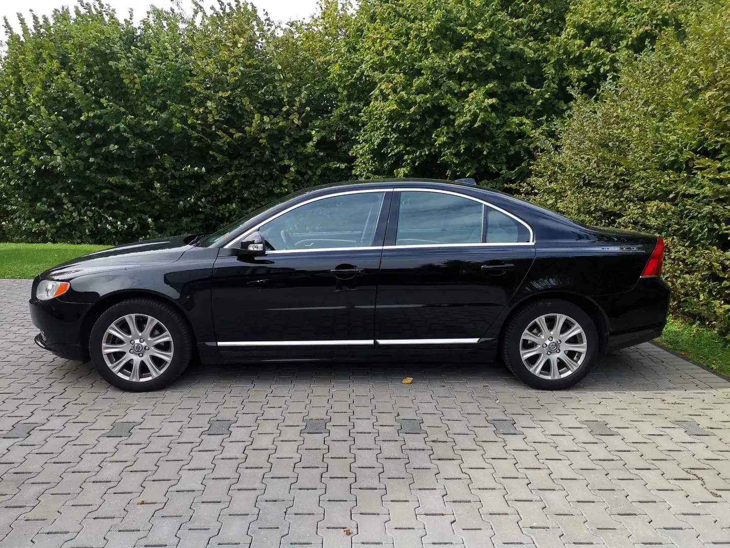 Volvo S80 D3 Aut. Momentum Schwarz - 1