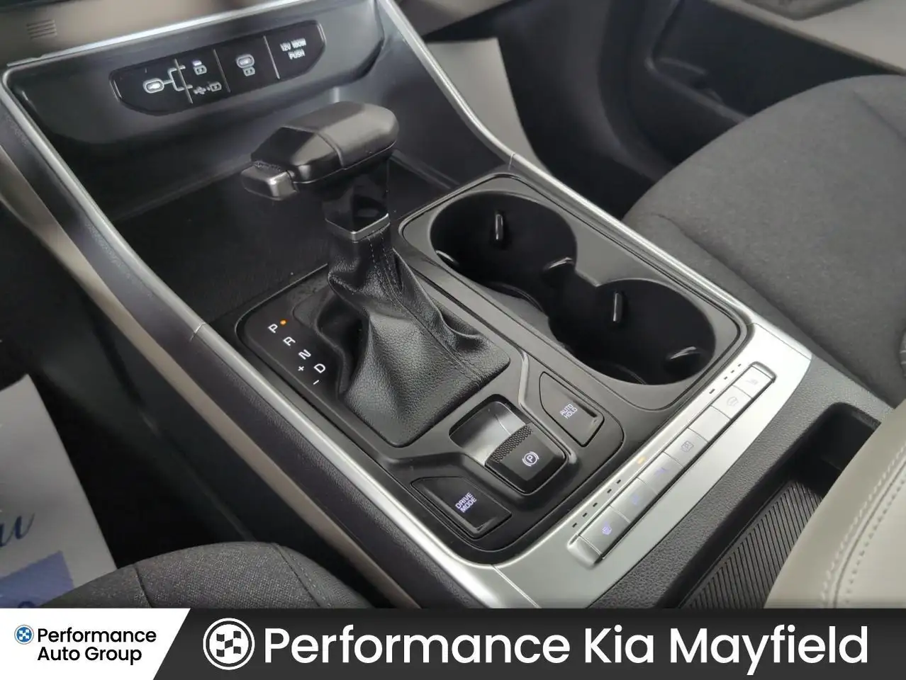 Kia Carnival снимка Kia Carnival