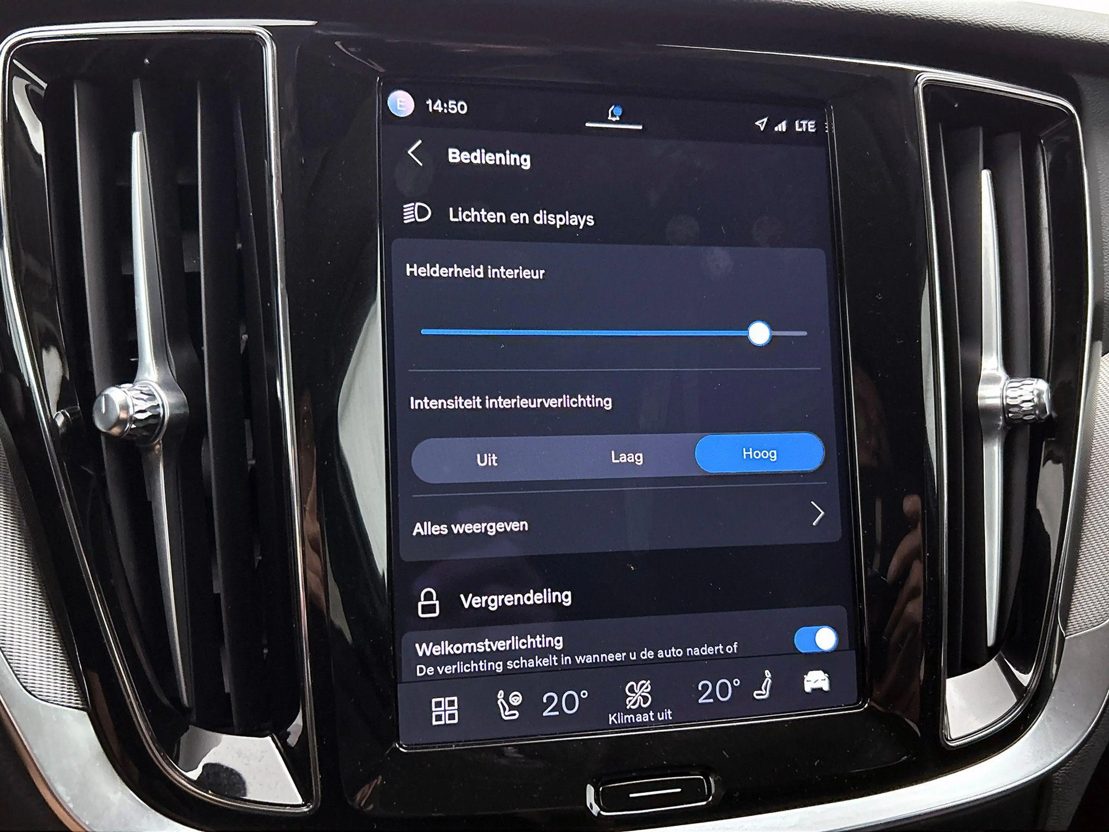 Volvo V60 2.0 B4 Plus Dark | Stoelverwarming | 19 Inch wiele — photo 14